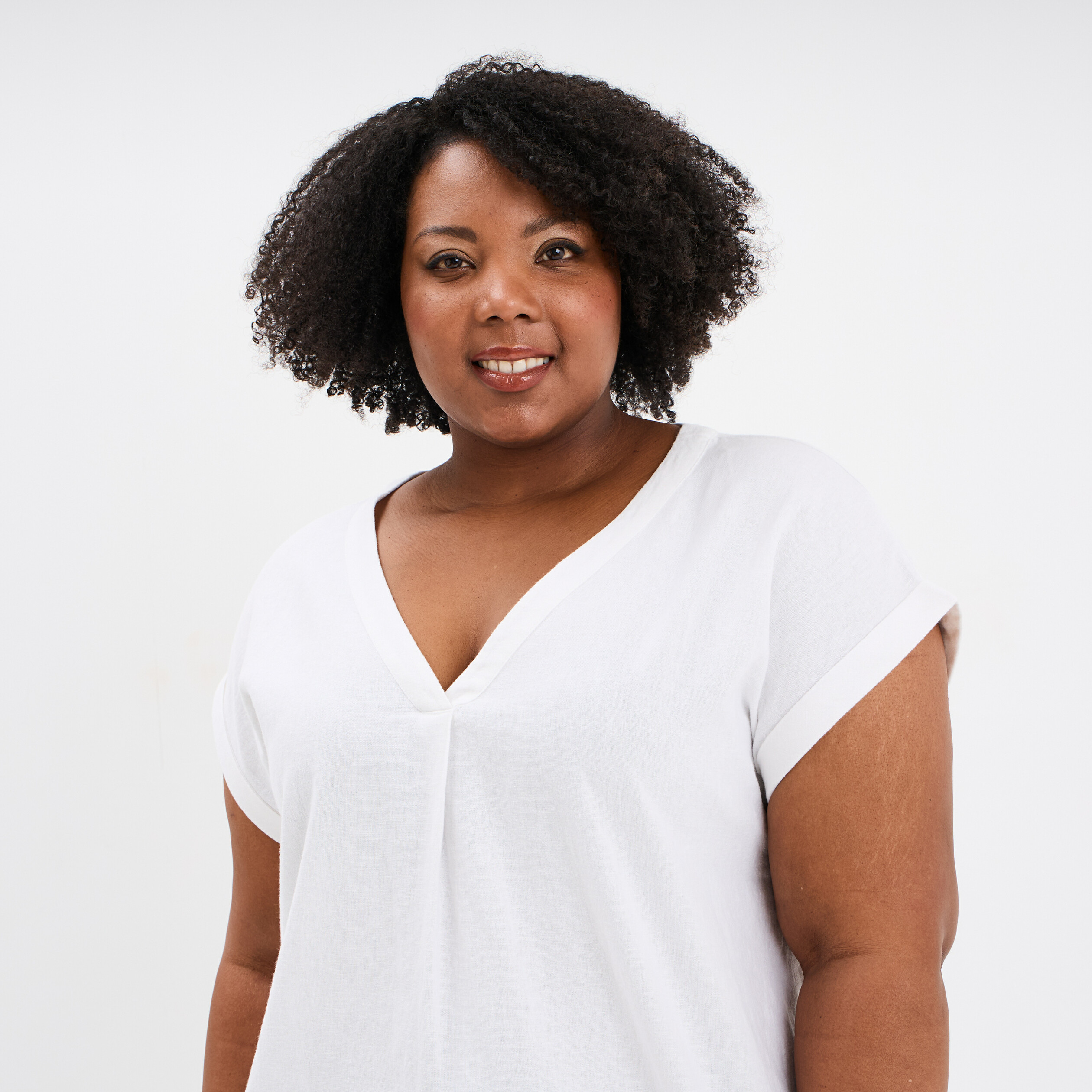 blouse col v manches courtes melange lin blanc femmegt Blouse col V manches courtes mélange lin blanc femme grande taille