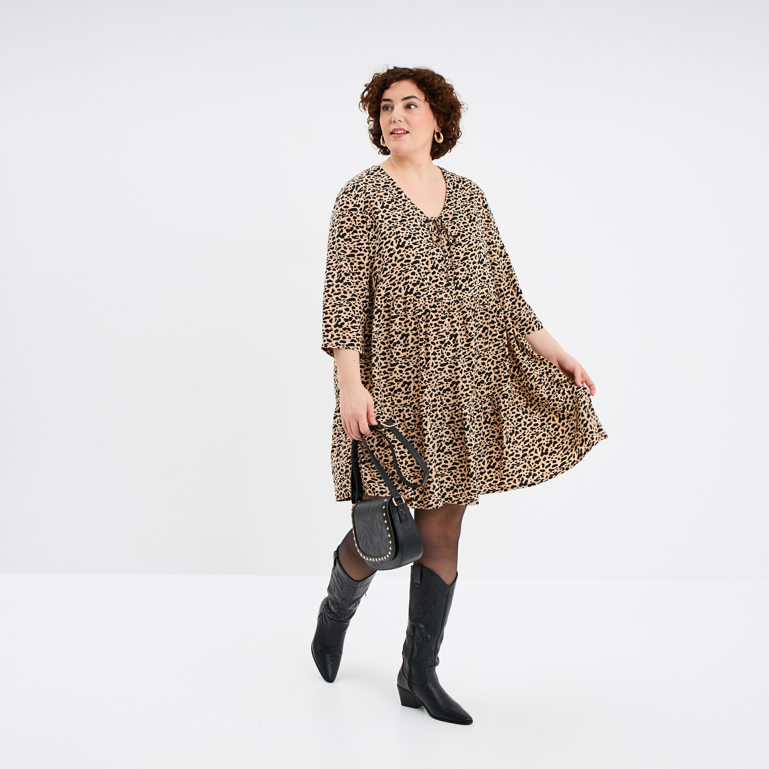 robe fluide col en v noeud beige femmegt Robe fluide col en V noeud beige femme grande taille