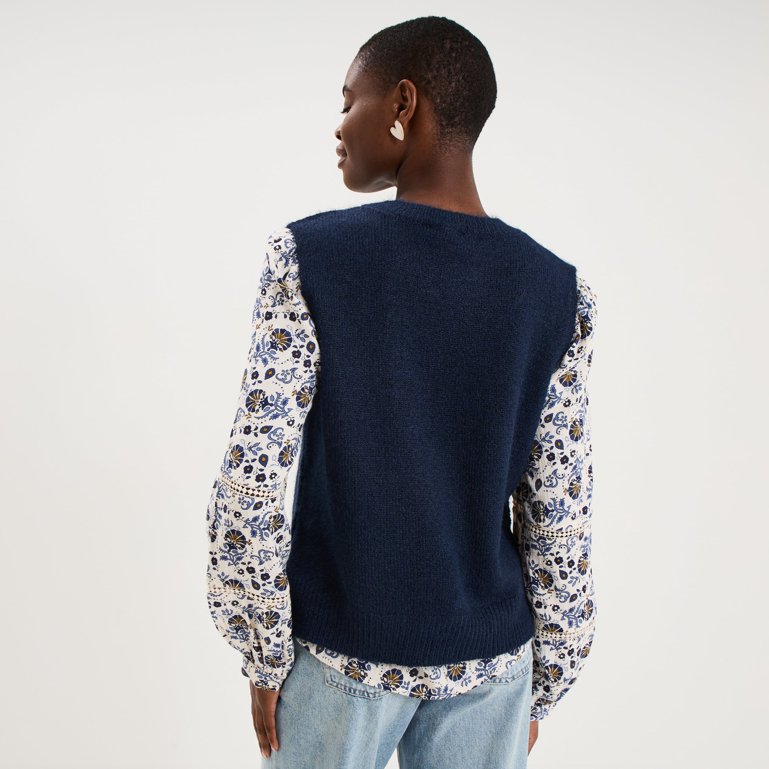 Pull col rond sans manches &agrave; boutons bleu fonc&eacute; femme