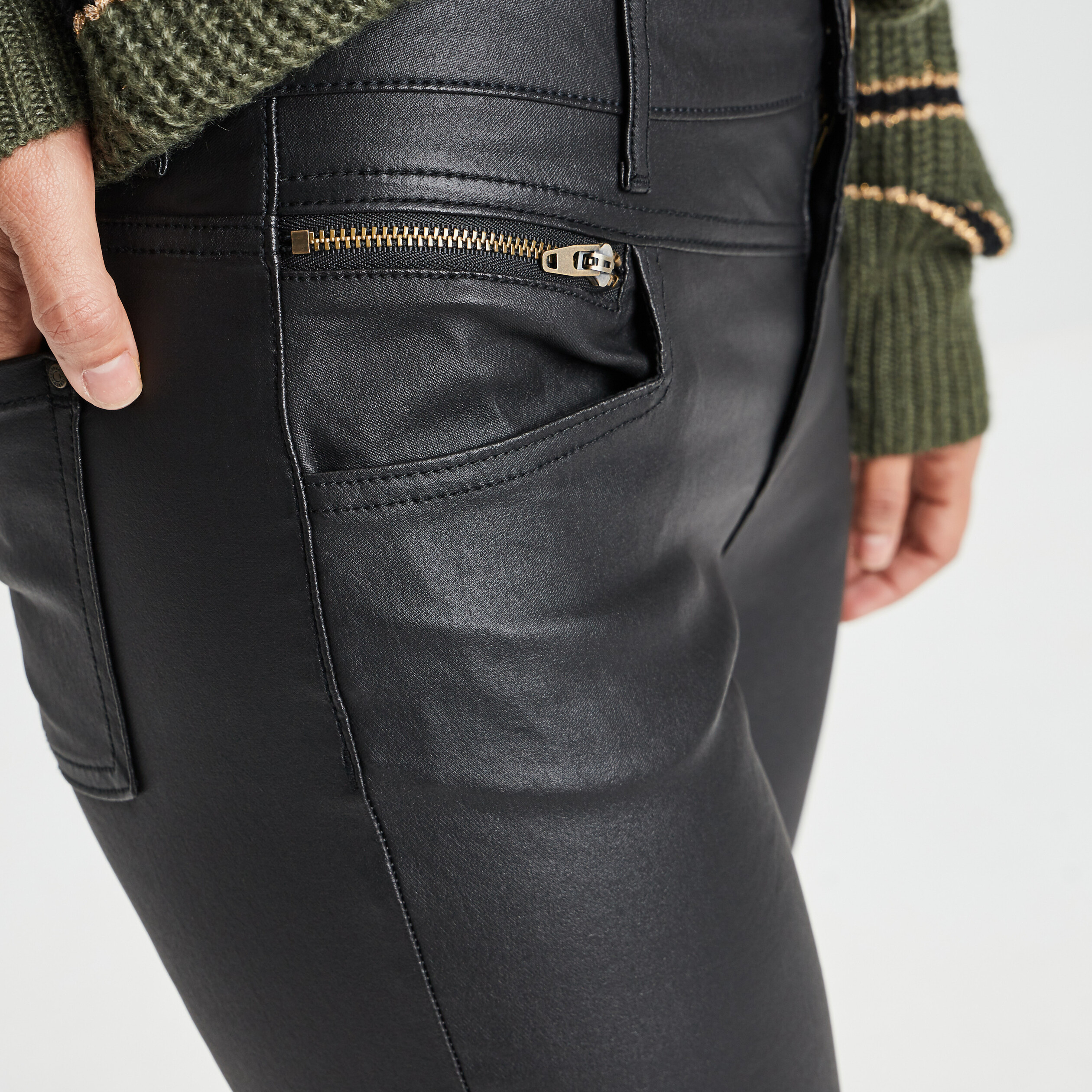Pantalon skinny enduit noir femme