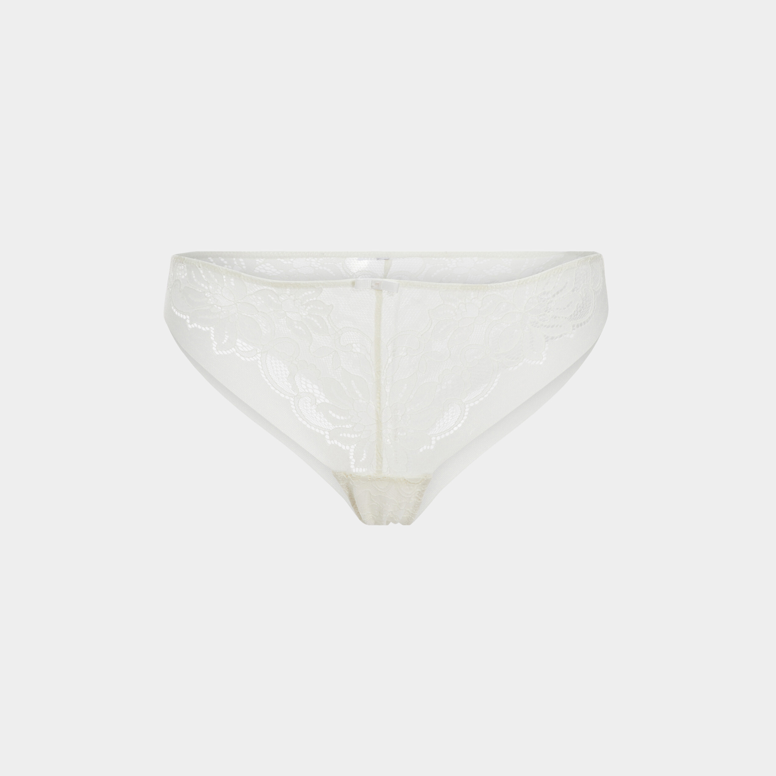 tanga en dentelle ivoire femme Tanga en dentelle ivoire femme