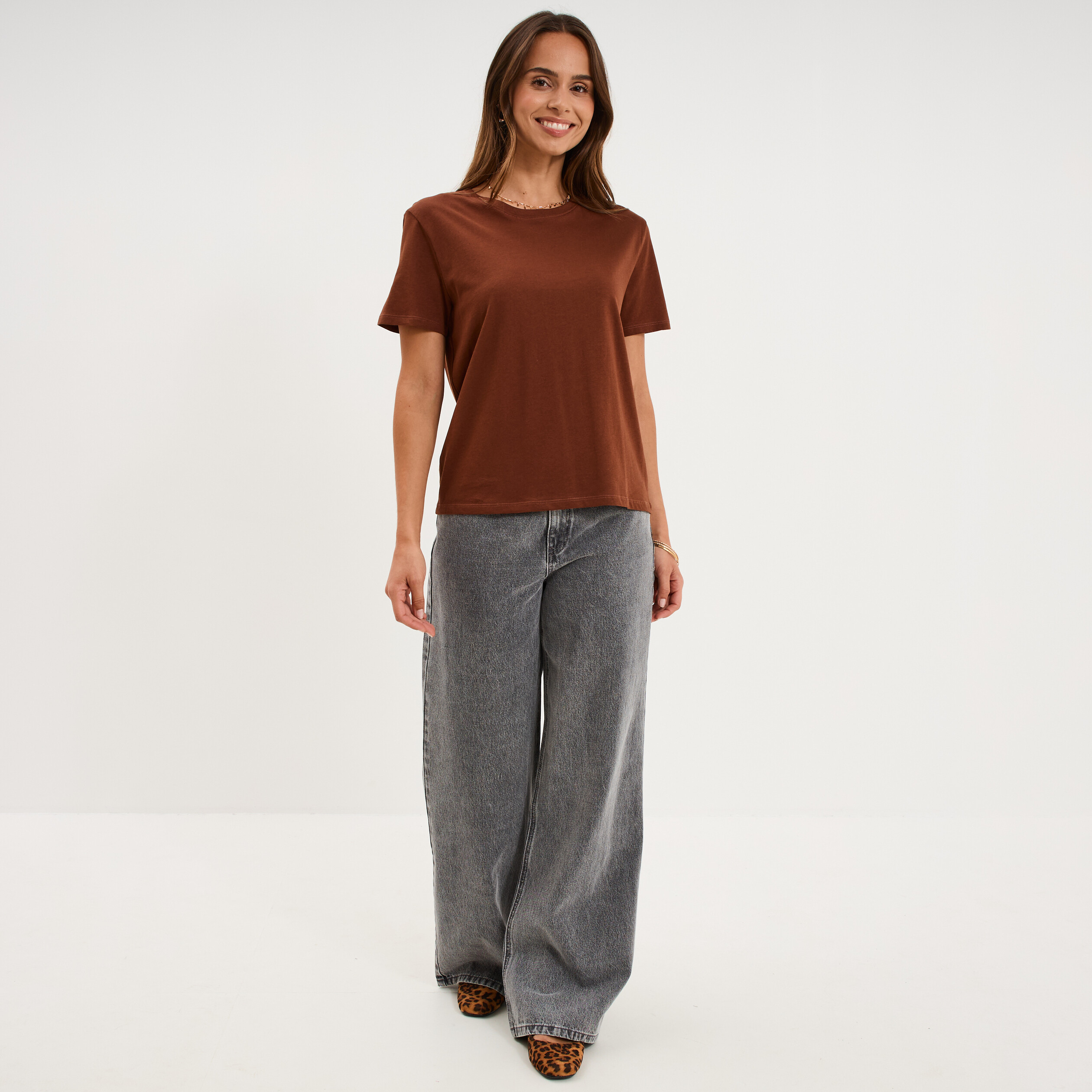 T-shirt col rond manches courtes coton marron fonc&eacute; femme