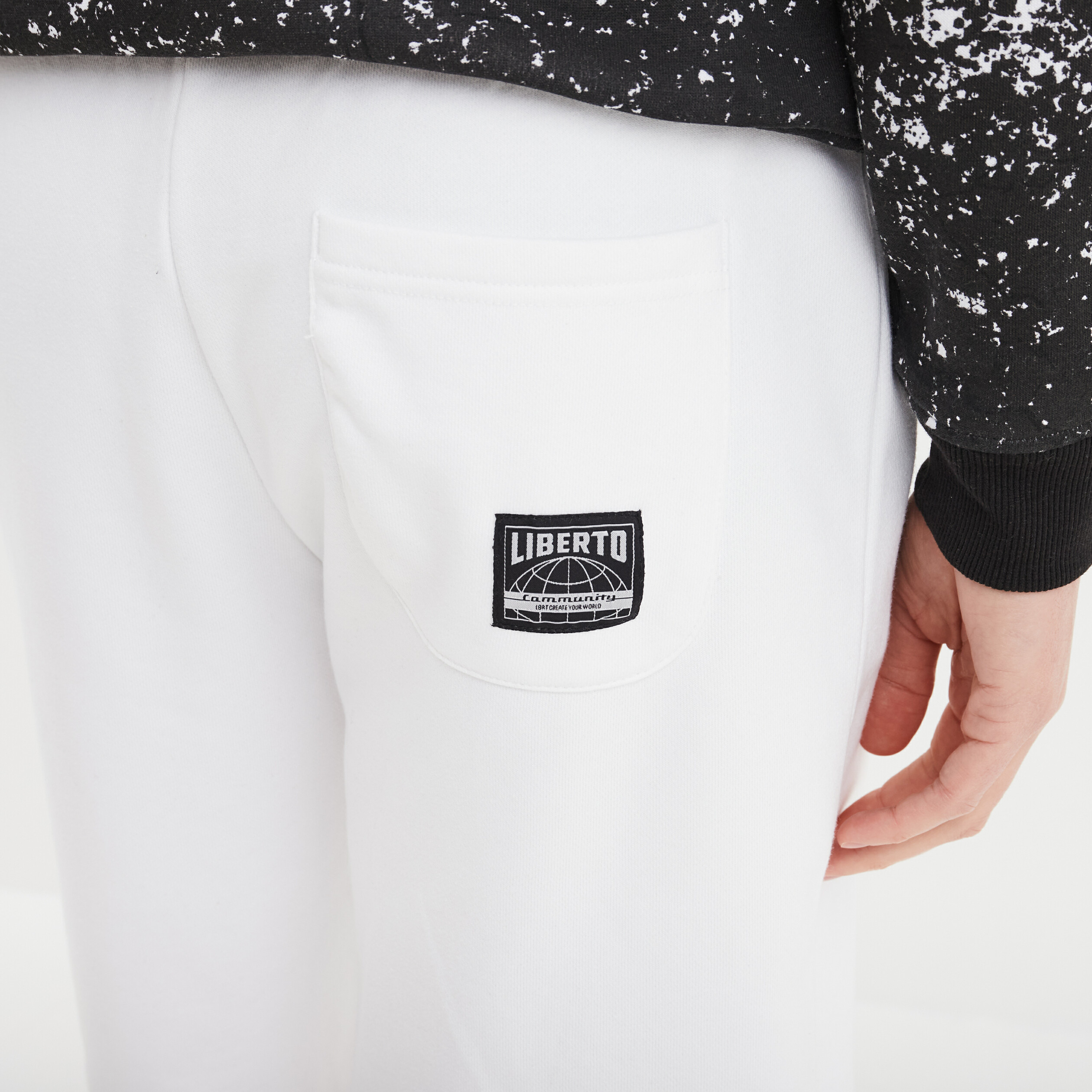short jogging droit avec poches zippees blanc homme Short jogging droit avec poches zippées blanc homme