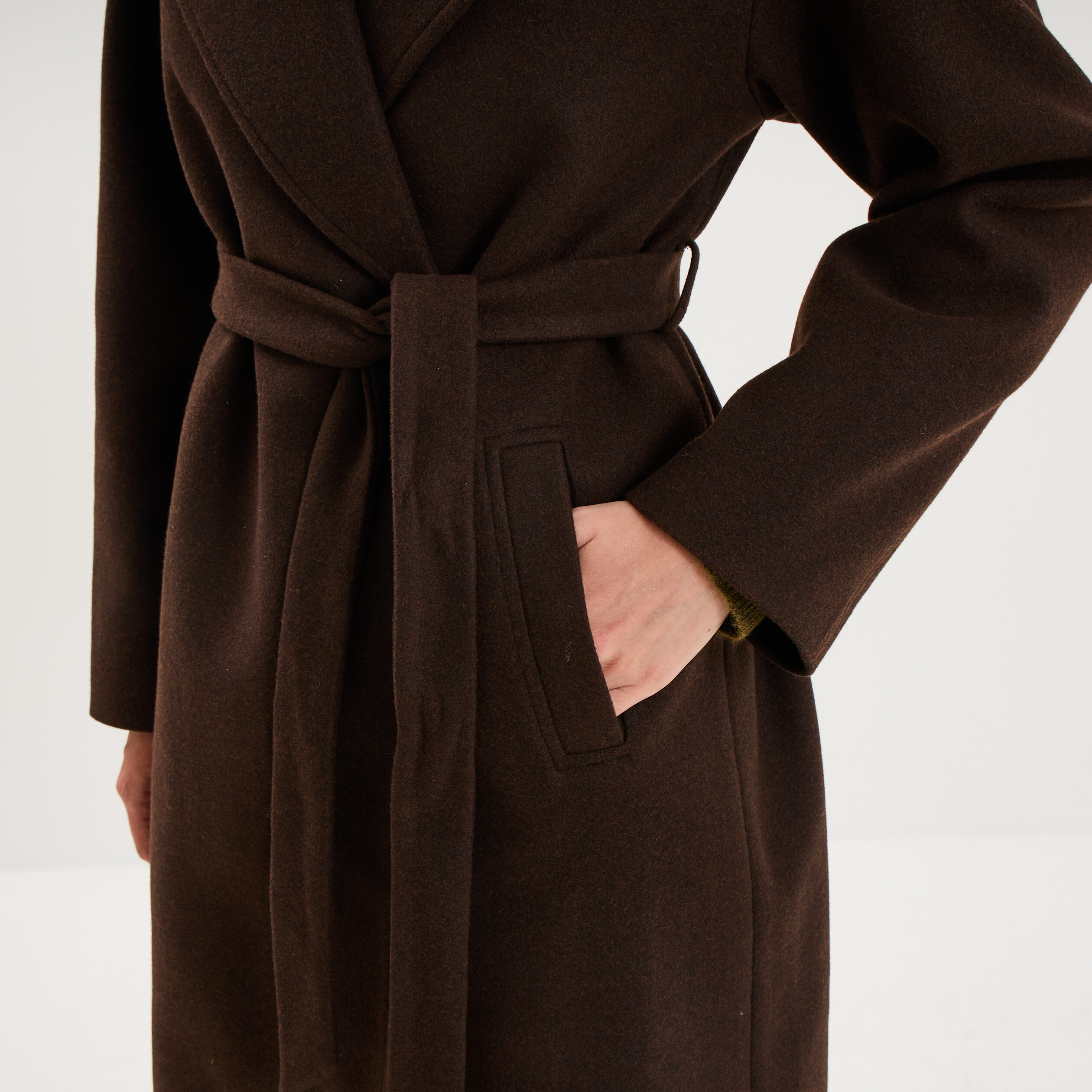 Manteau long oversize ceintur&eacute; marron fonc&eacute; femme