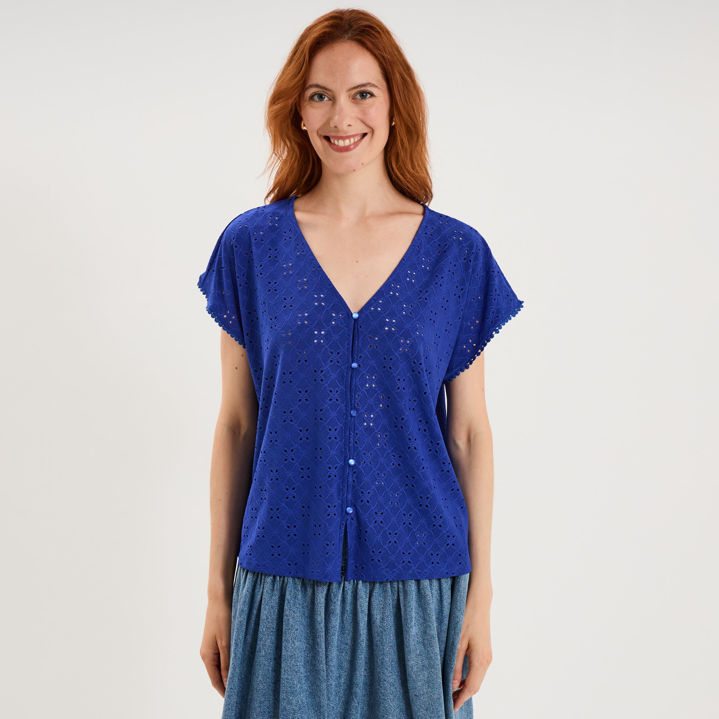 T-shirt dentelle avec boutons bleu electrique femme