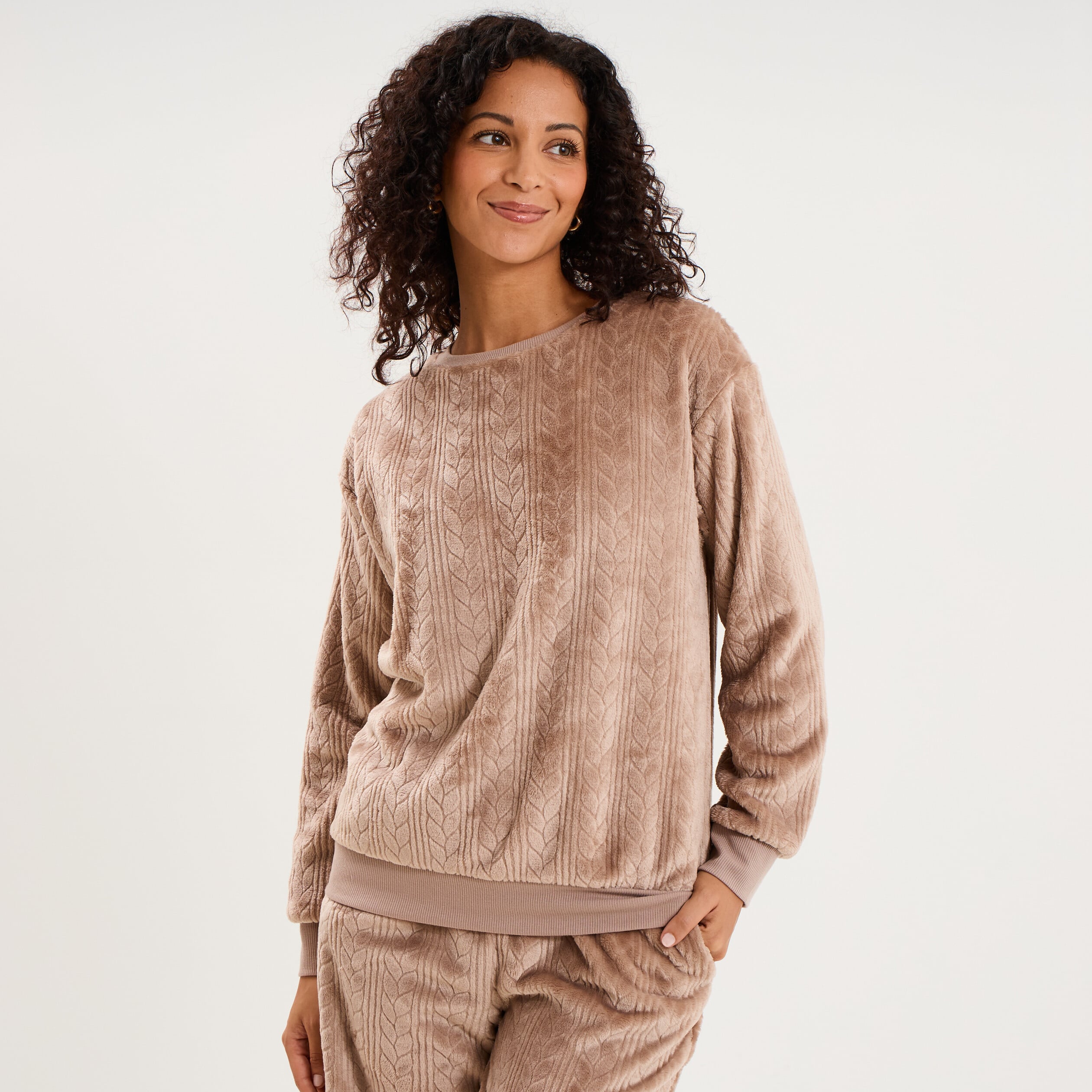 Haut de pyjama sweat polaire torsad&eacute; beige femme