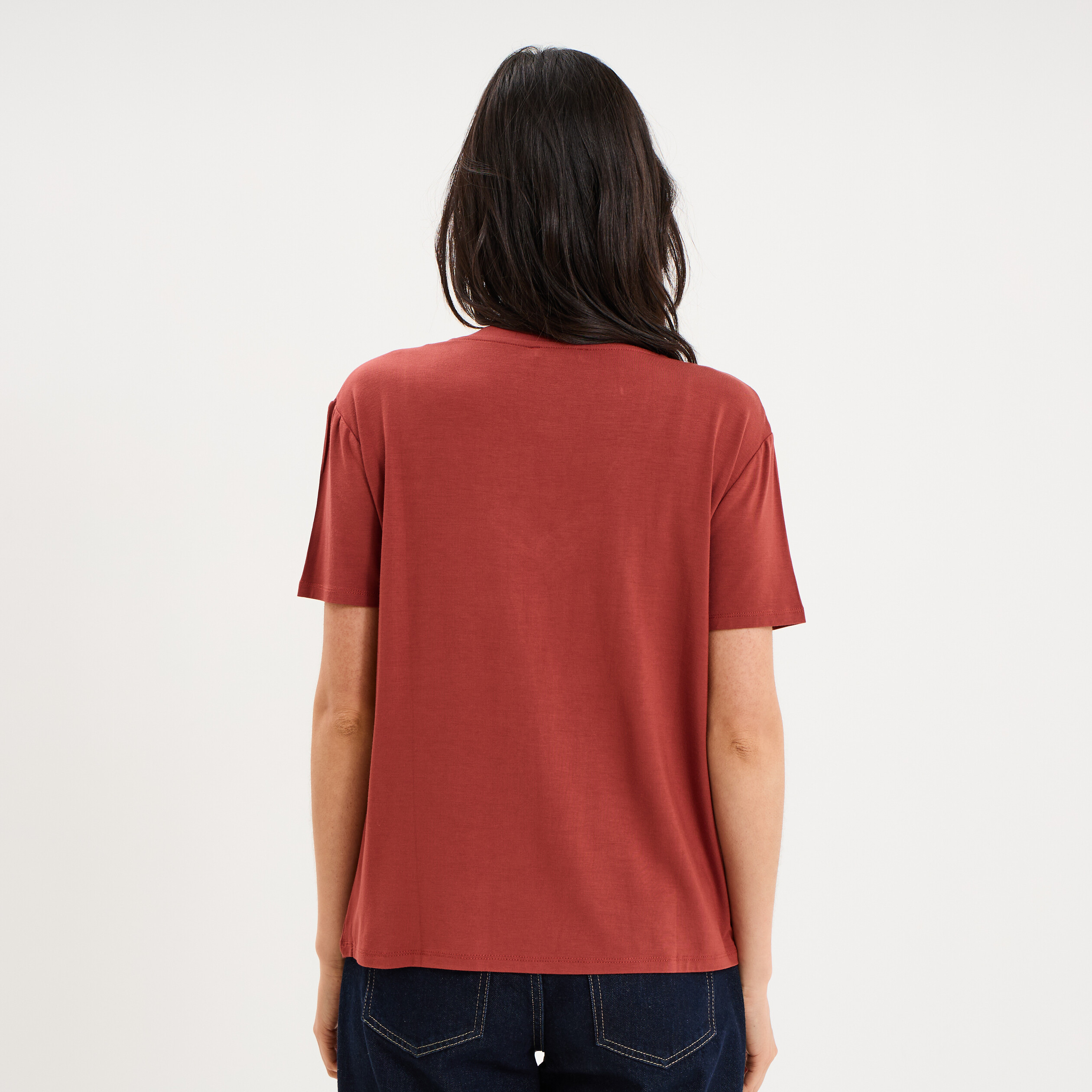 T-shirt fluide col en V manches courtes rouge fonc&eacute; femme