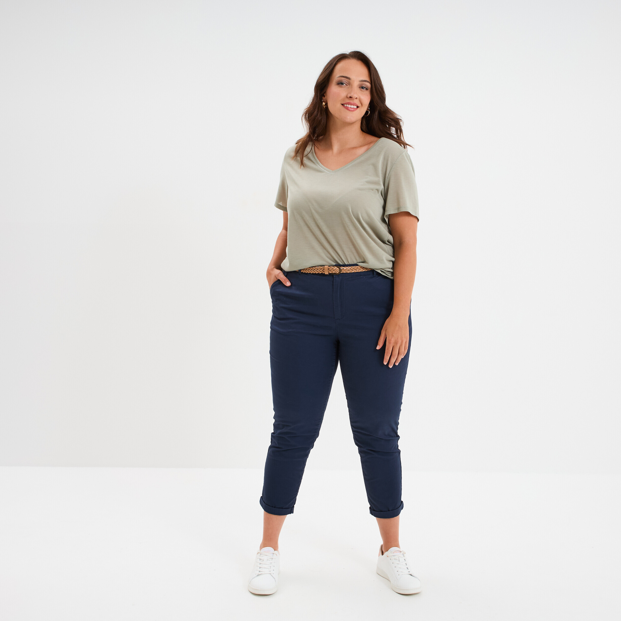 Pantalon chino cigarette ceinturé coton bleu marine femme grande taille