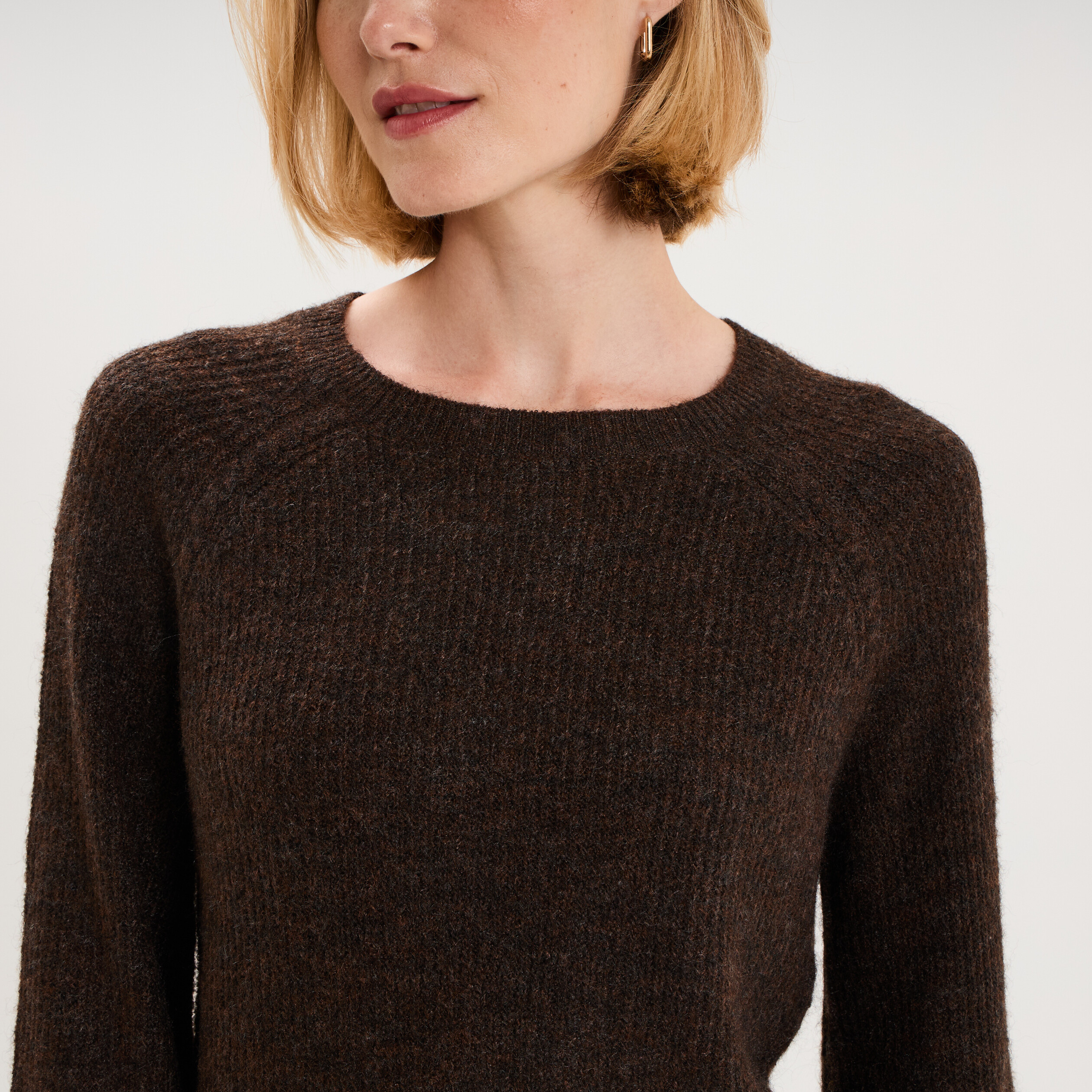 Pull col rond manches longues marron fonc&eacute; femme