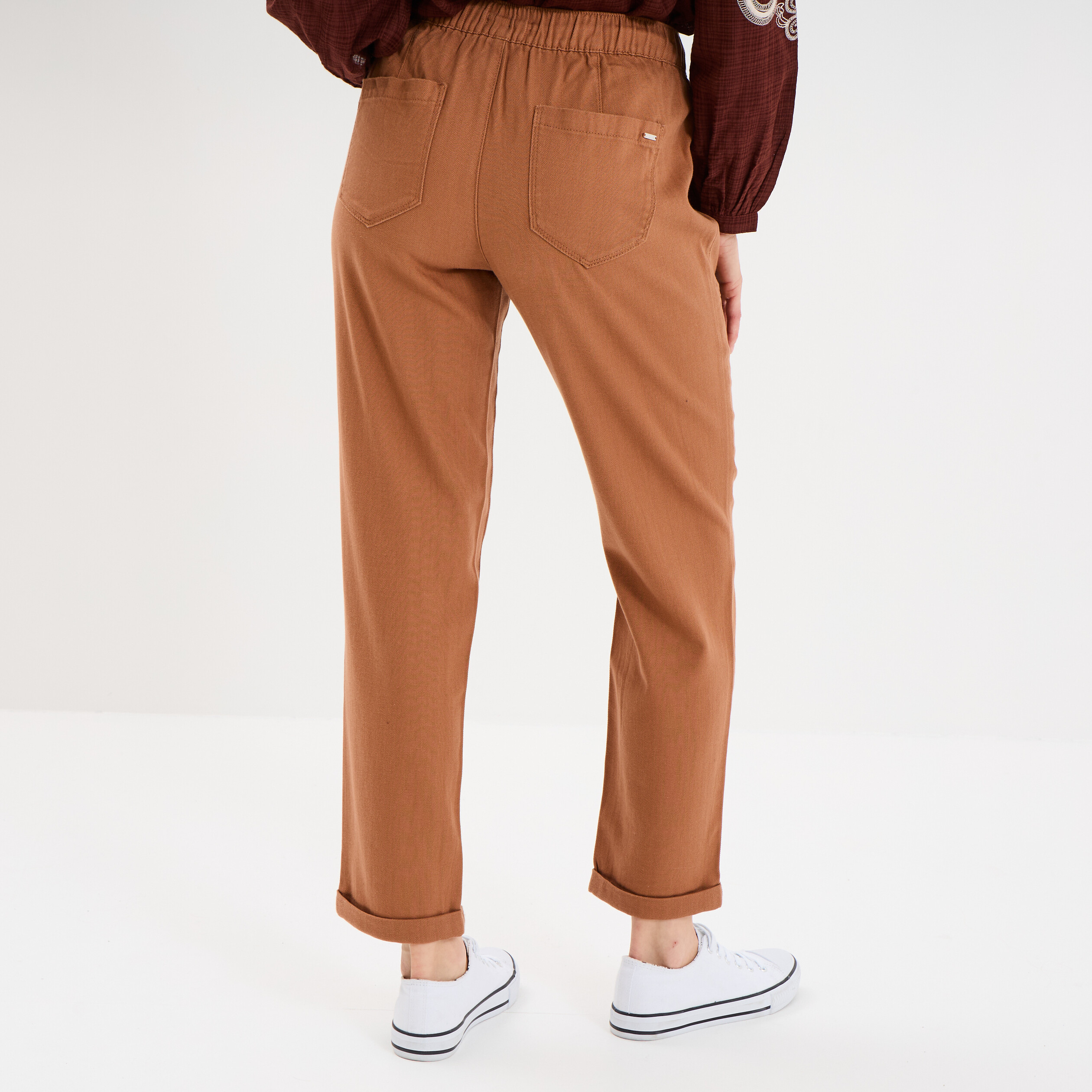 pantalon droit taille elastiquee marron clair femme Pantalon droit taille élastiquée marron clair femme