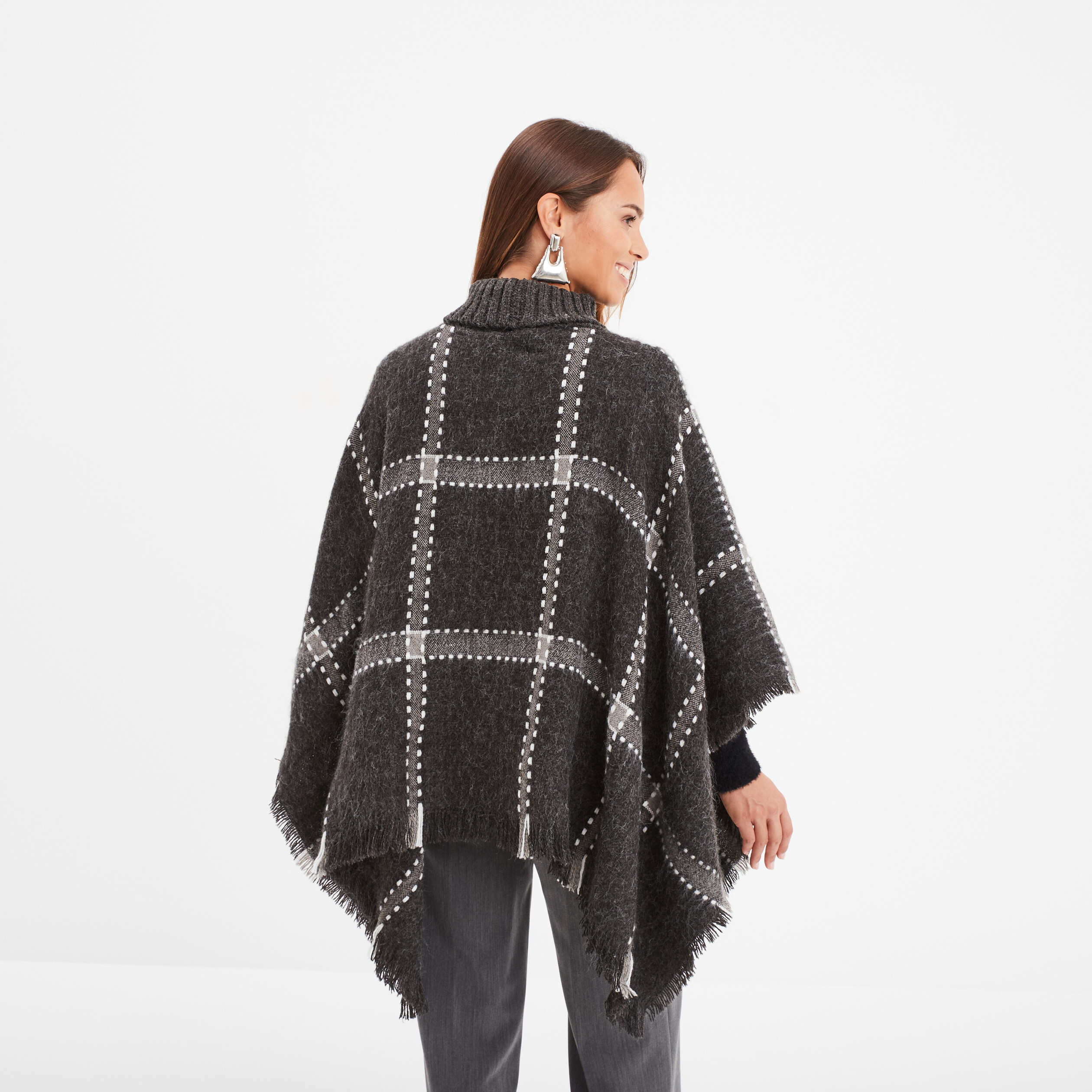 poncho a col roule bords a franges fines gris fonce femme Poncho à col roulé bords à franges fines gris foncé femme