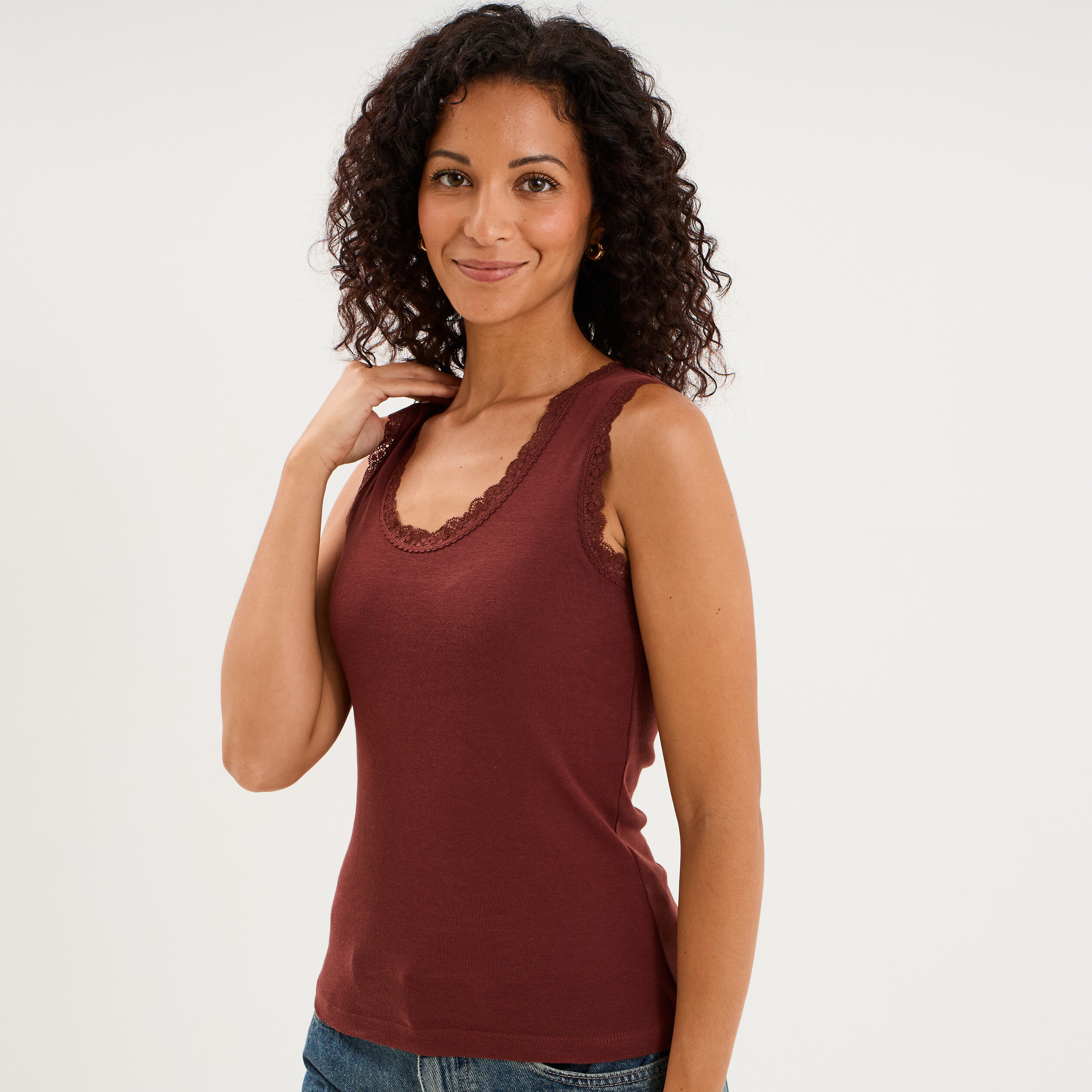 D&eacute;bardeur coton bords dentelle bordeaux femme