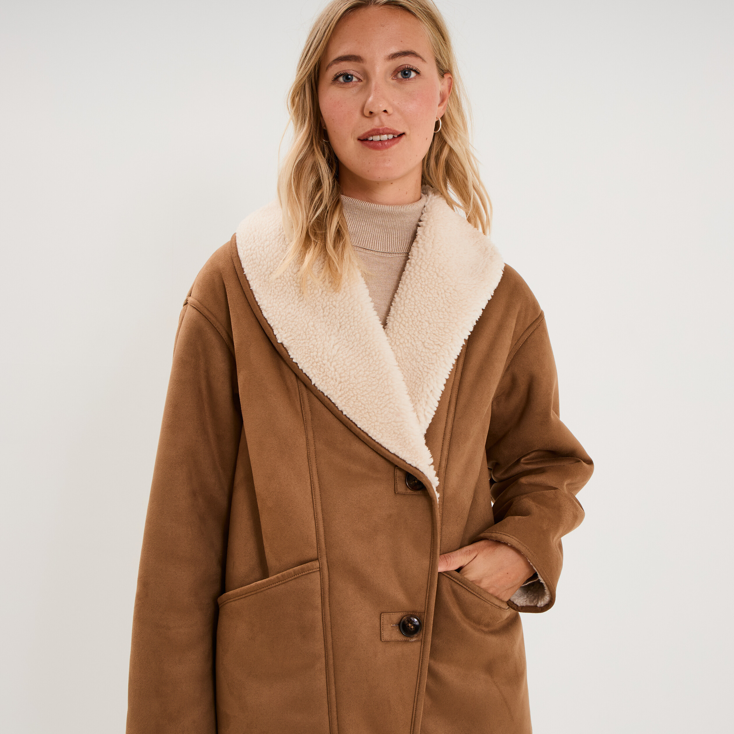 Manteau effet su&eacute;dine fourr&eacute; col ch&acirc;le marron femme