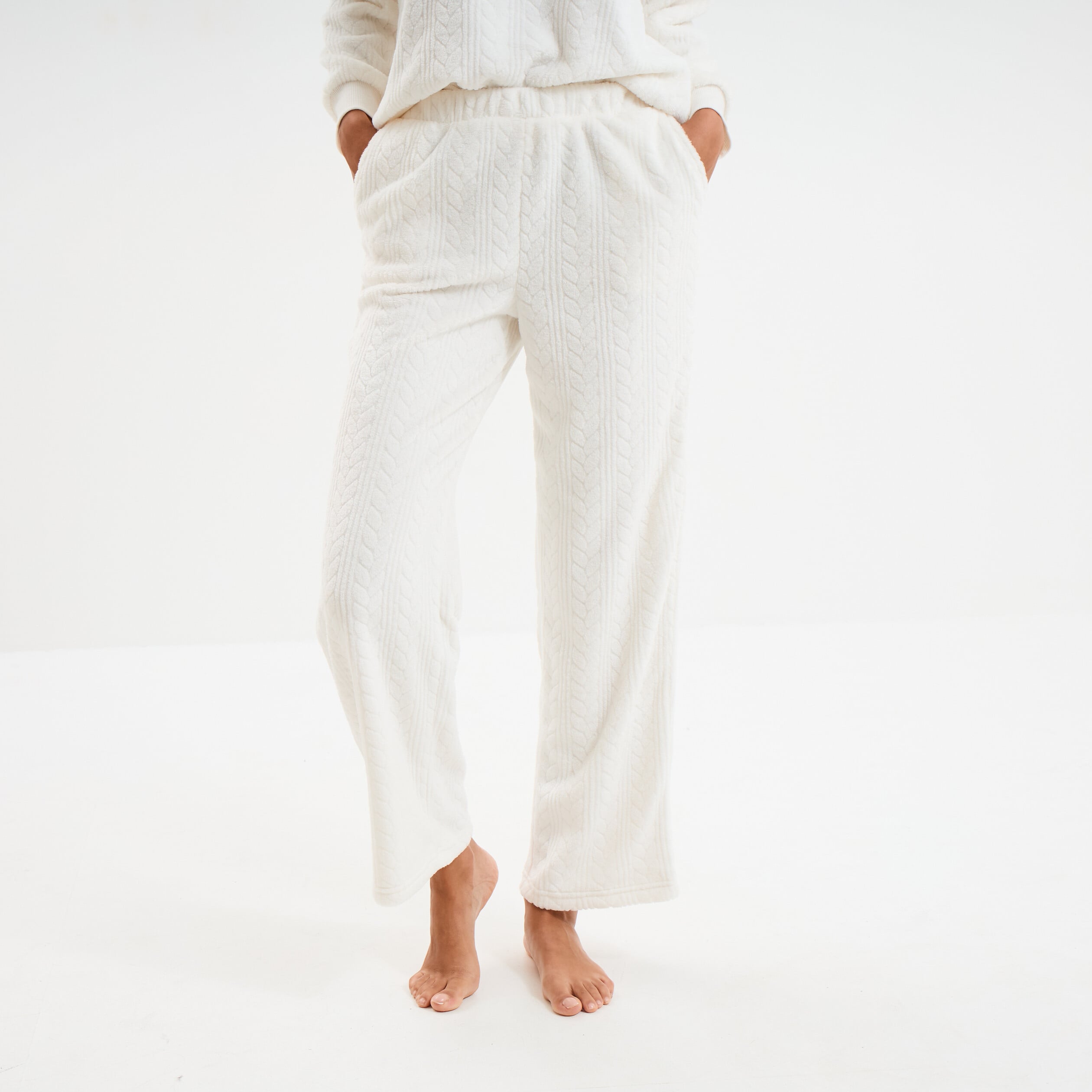 Pantalon effet polaire d&eacute;tails torsades blanc femme