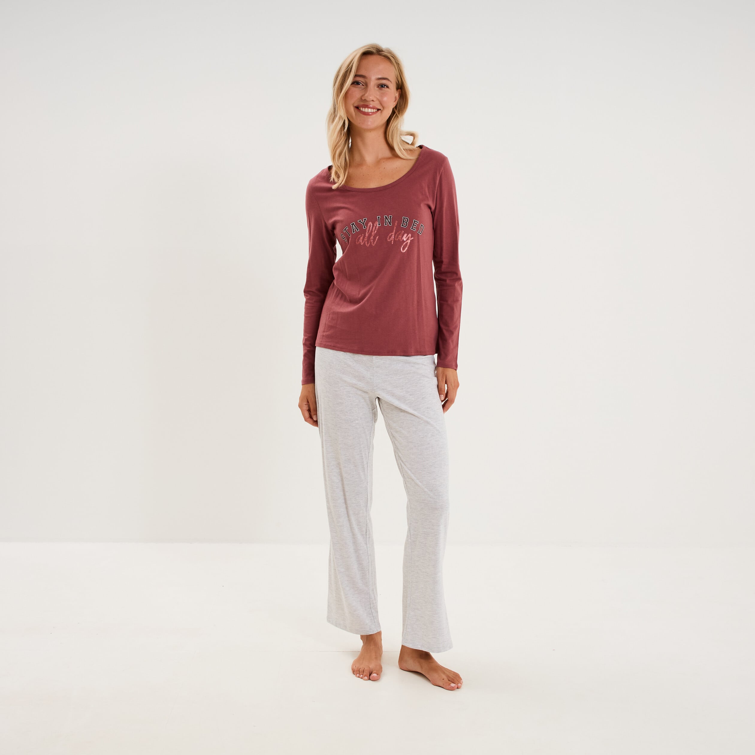 Ensemble pyjama pantalon et t-shirt rose framboise femme
