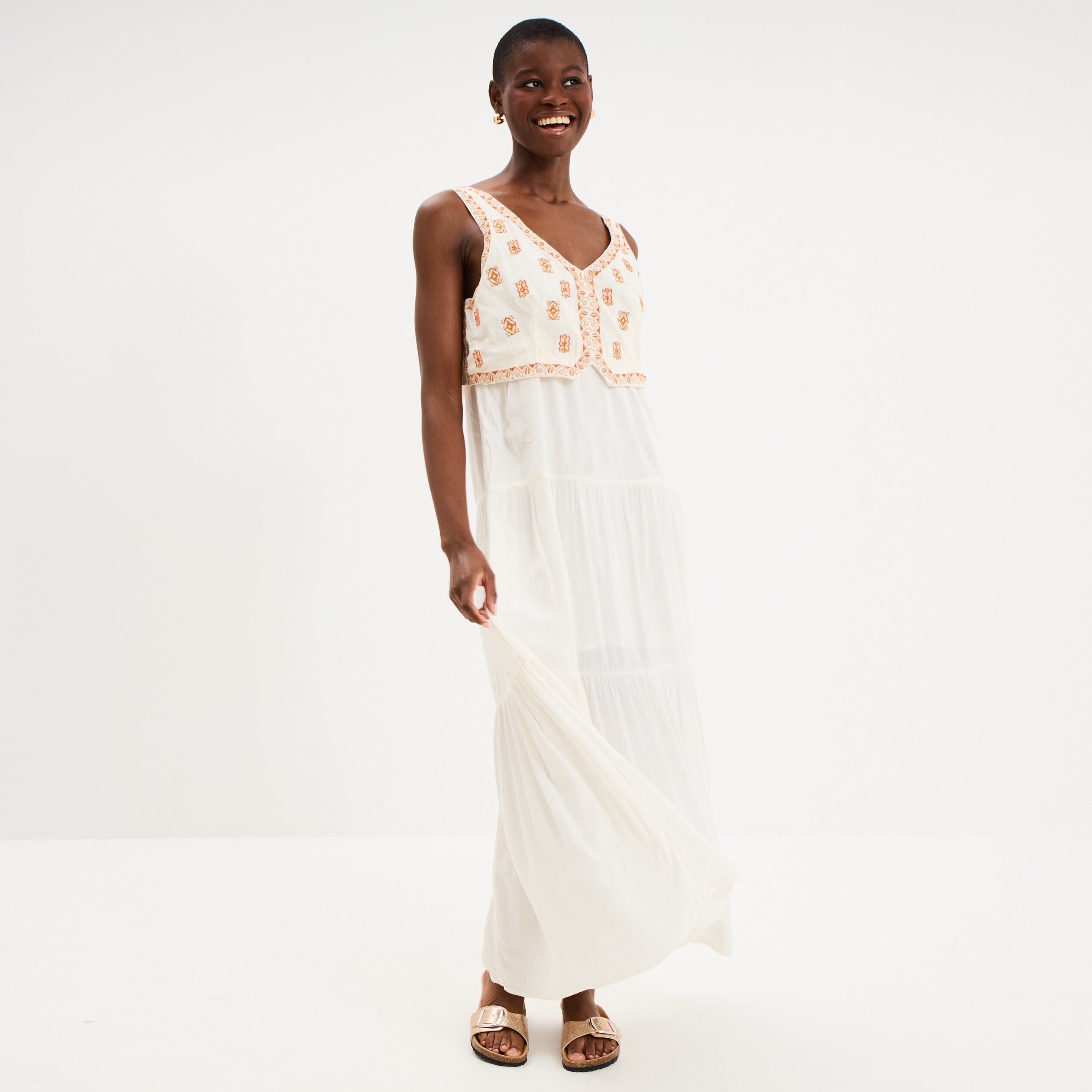 Robe longue buste brod&eacute; sans manches ecru femme