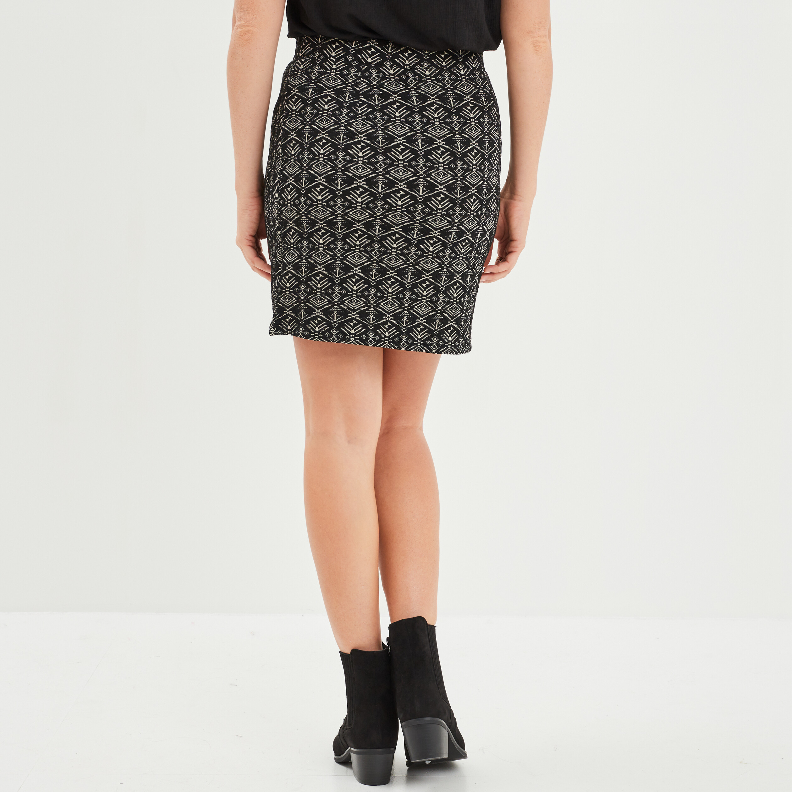 Jupe jacquard courte fendue noir femme