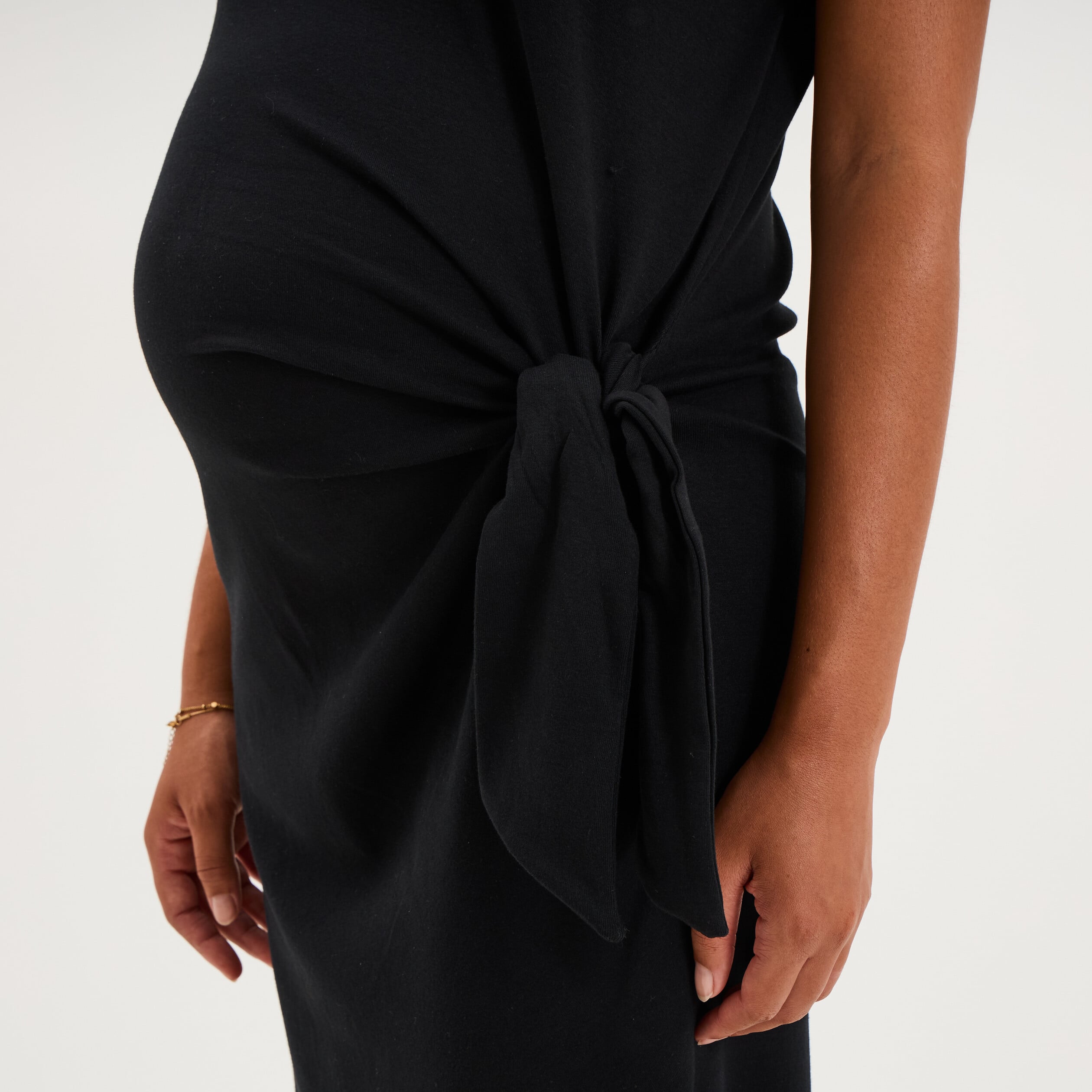 Robe de grossesse longue avec noeud noir femme maternit&eacute;