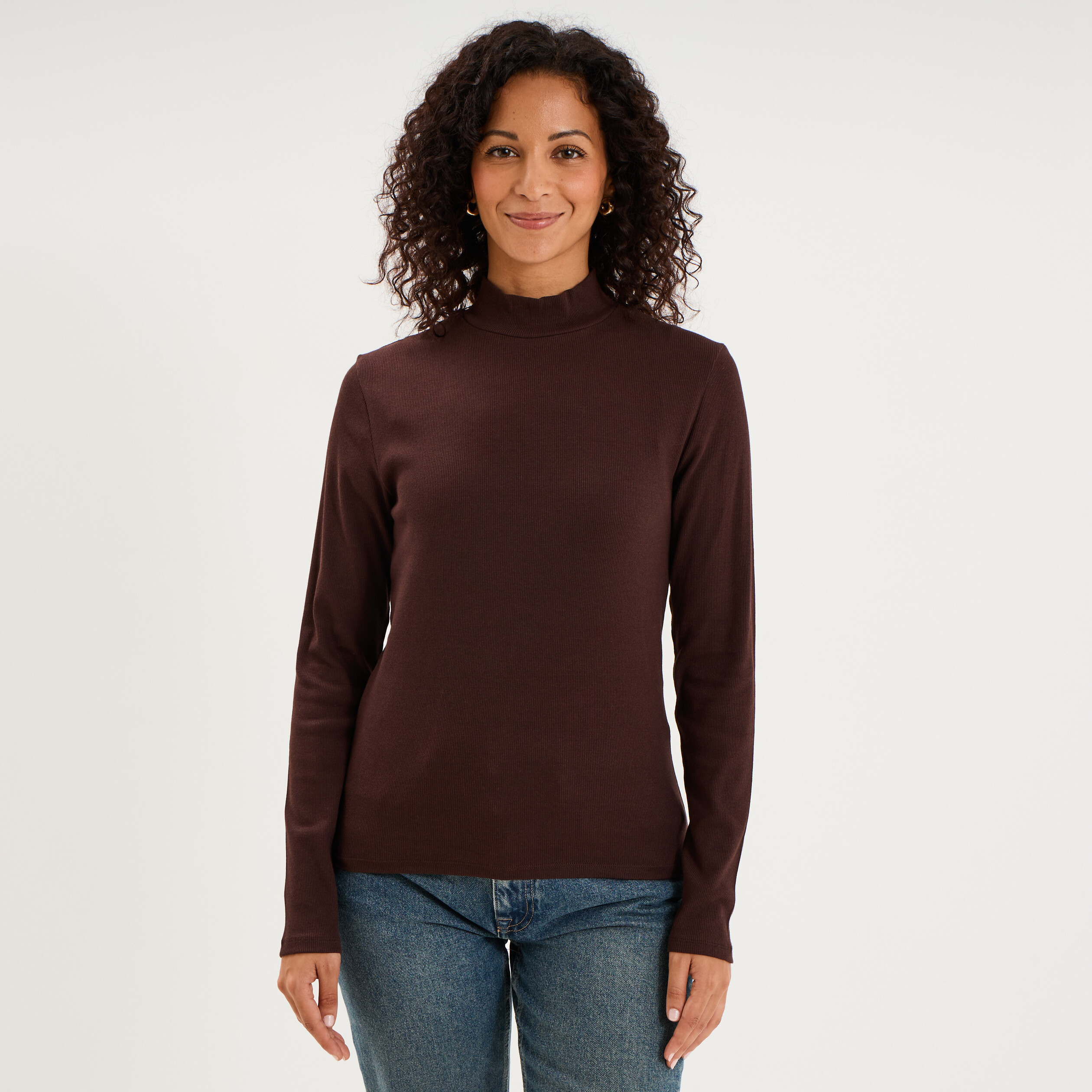 T-shirt ajust&eacute; col montant marron fonc&eacute; femme