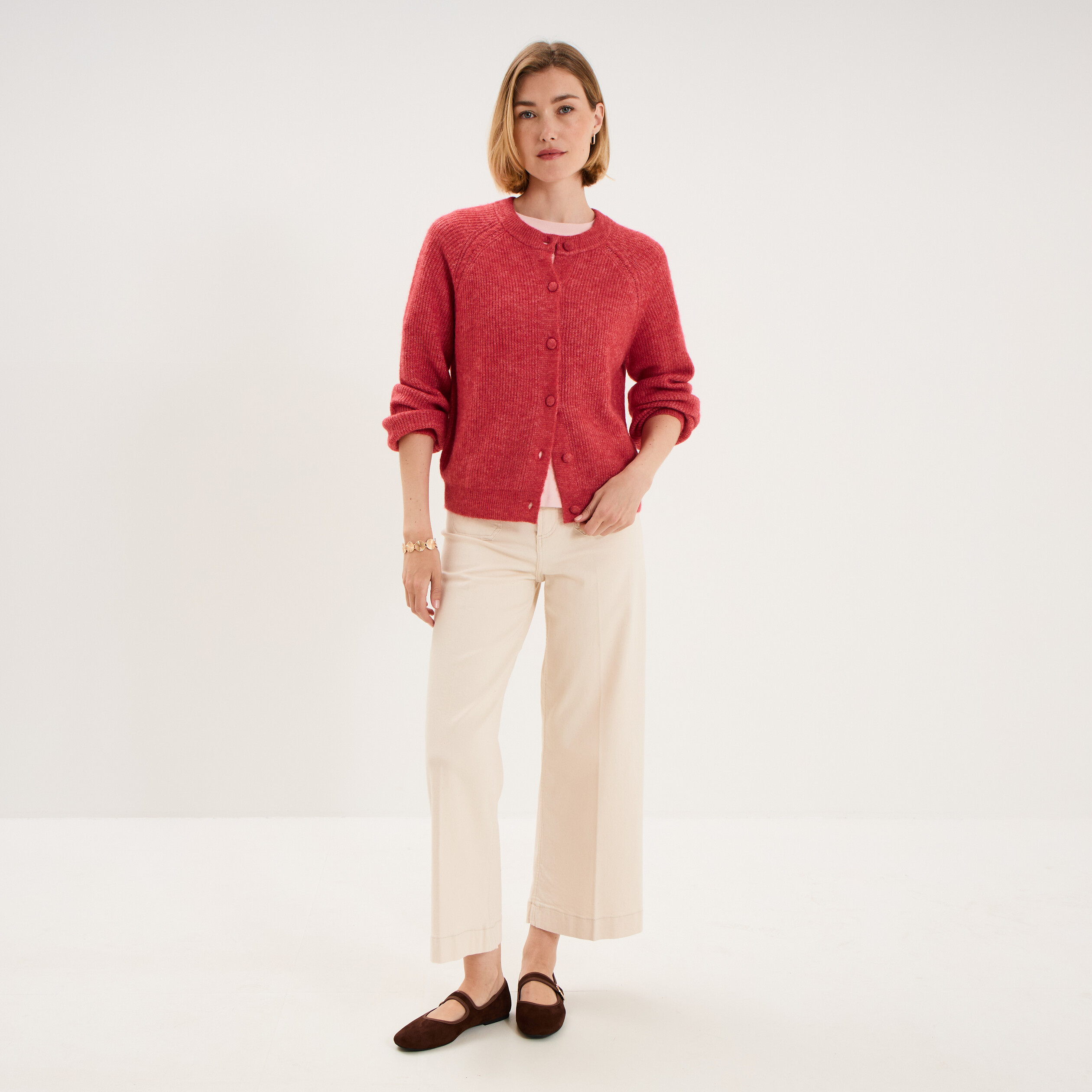 Gilet cardigan col rond boutonn&eacute; rose cerise femme