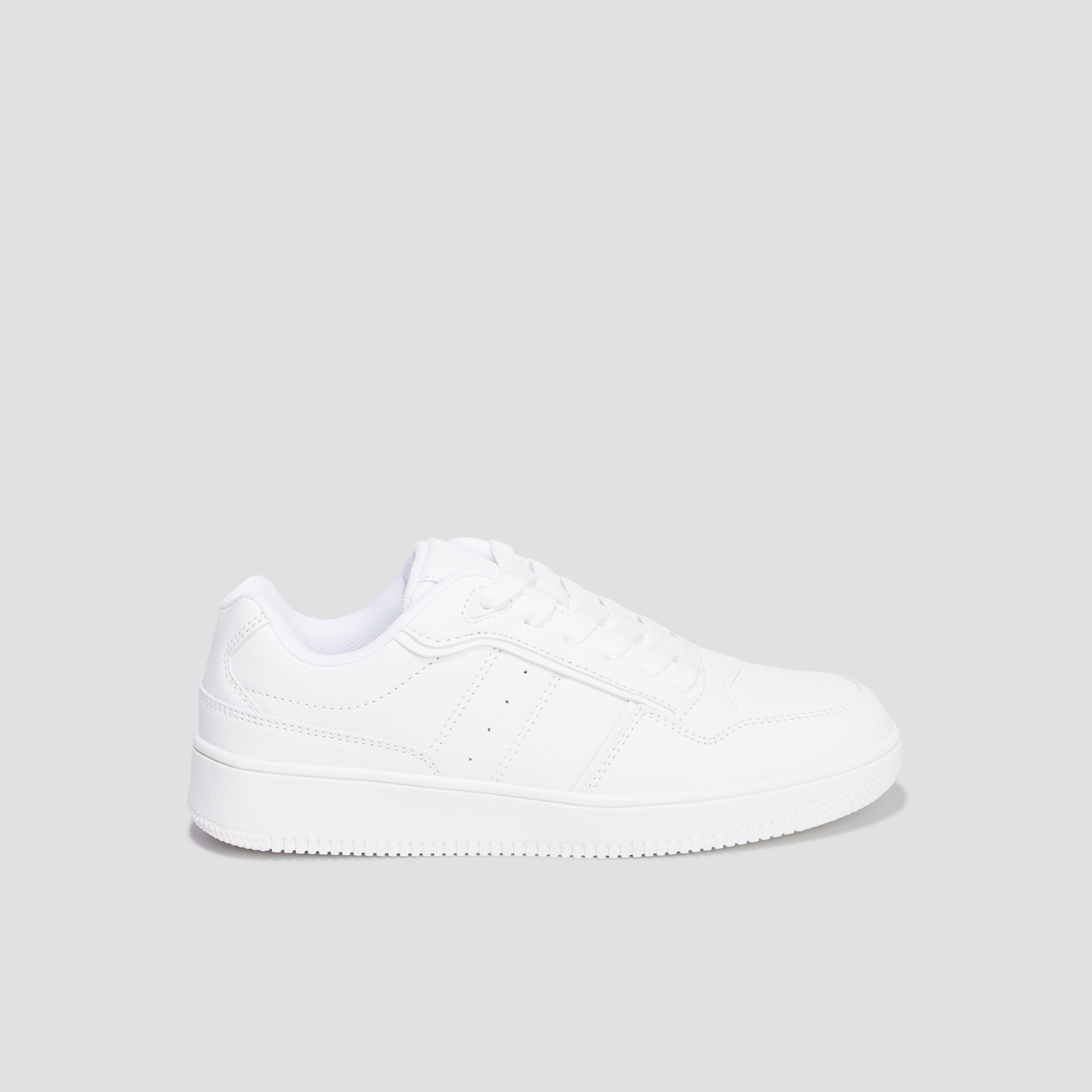 Baskets &agrave; lacets avec bout rond blanc gar&ccedil;on