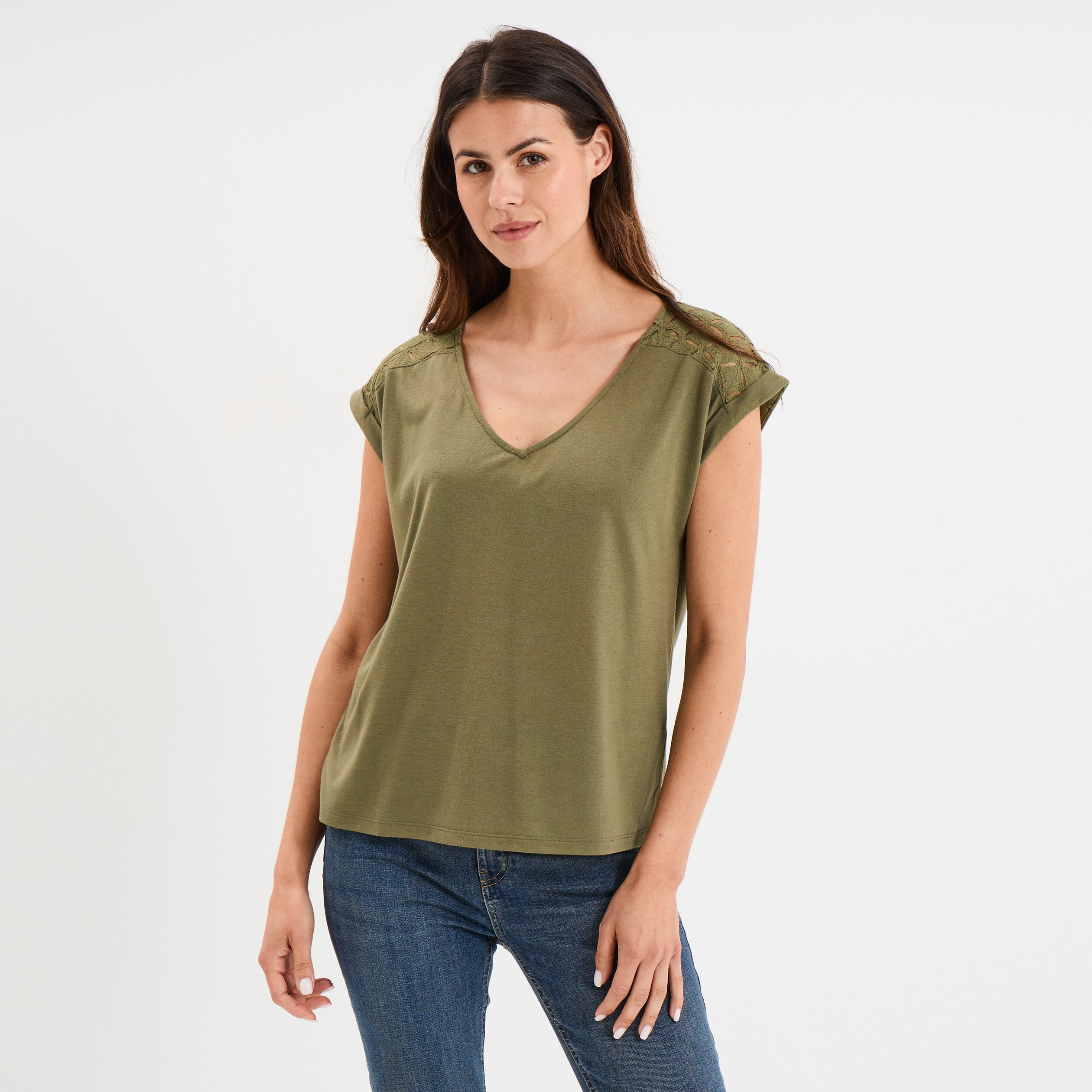 t shirt col en v dentelle epaules et dos vert kaki femme T-shirt col en V dentelle épaules et dos vert kaki femme