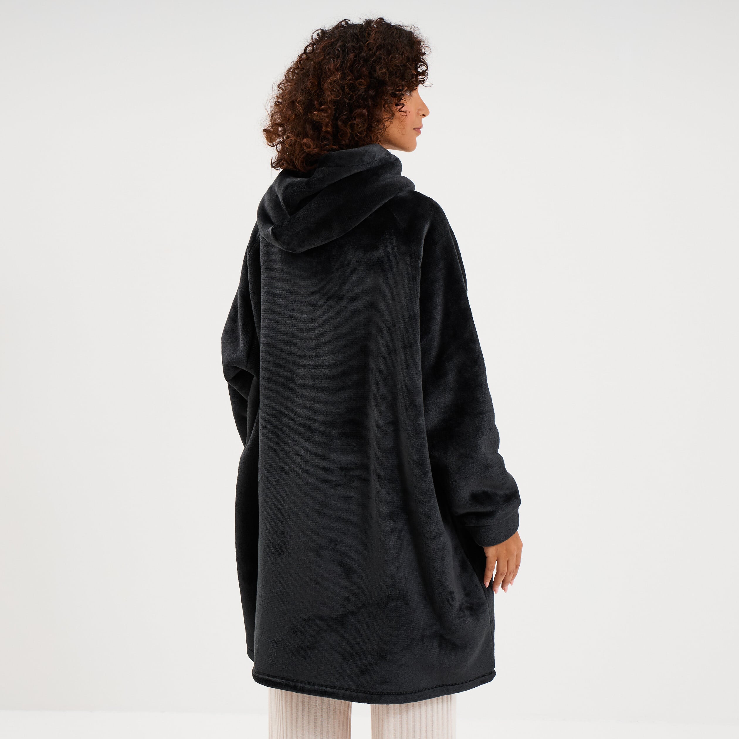 Poncho plaid effet velours &agrave; capuche gris fonc&eacute; femme