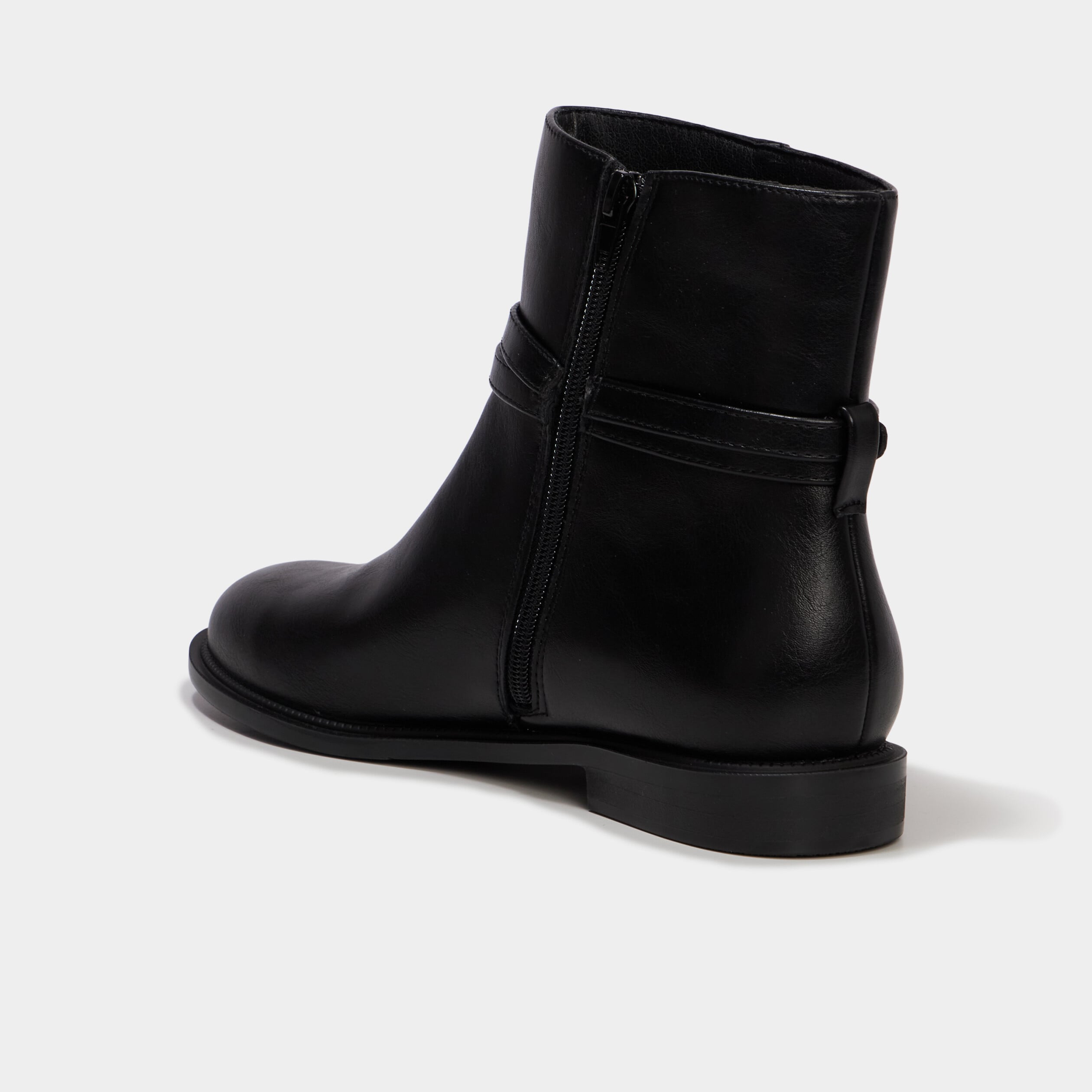Bottines plates &agrave; boucle noir femme