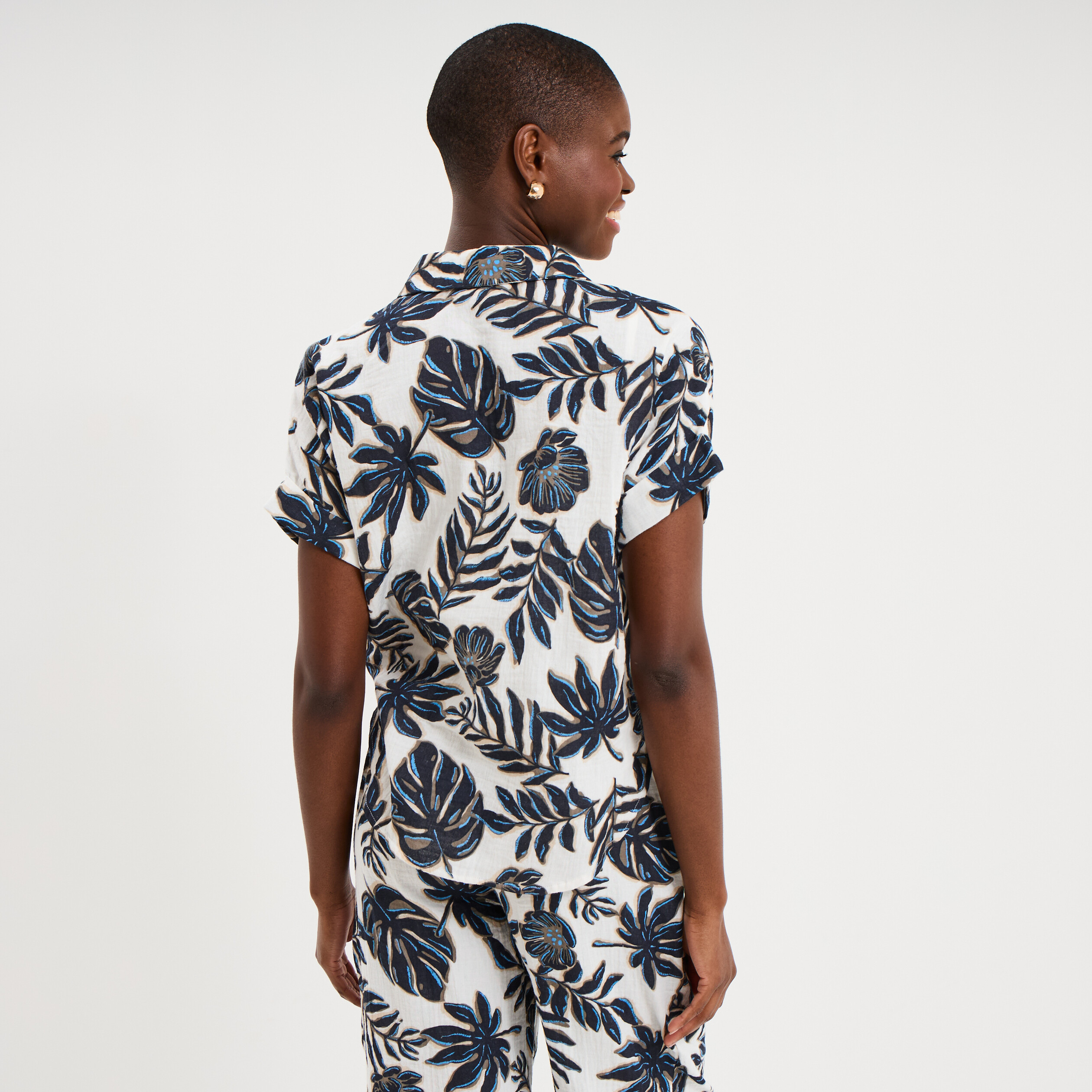 Chemise nou&eacute;e manches courtes gaze coton ecru femme