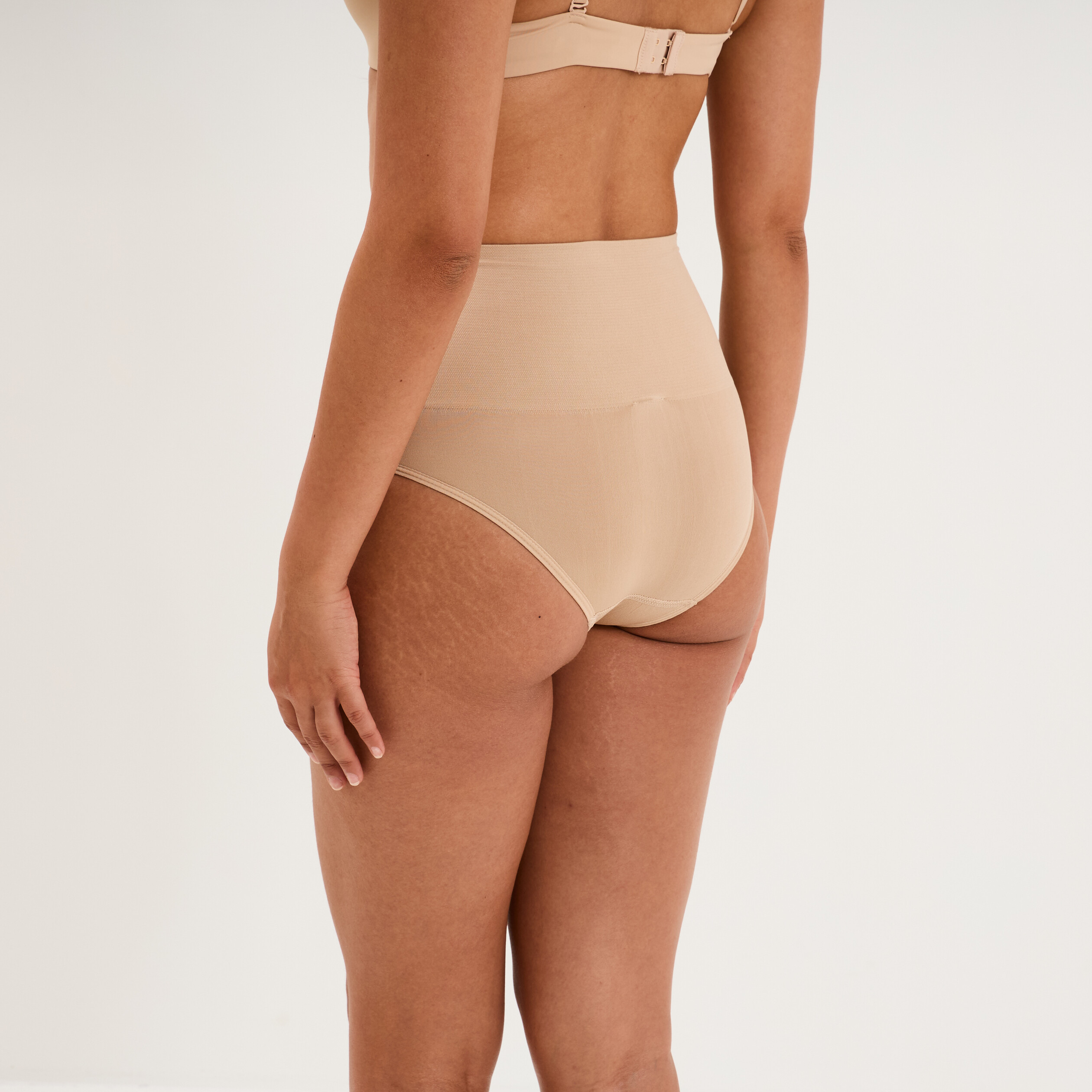 Culotte gainante sans couture beige femme
