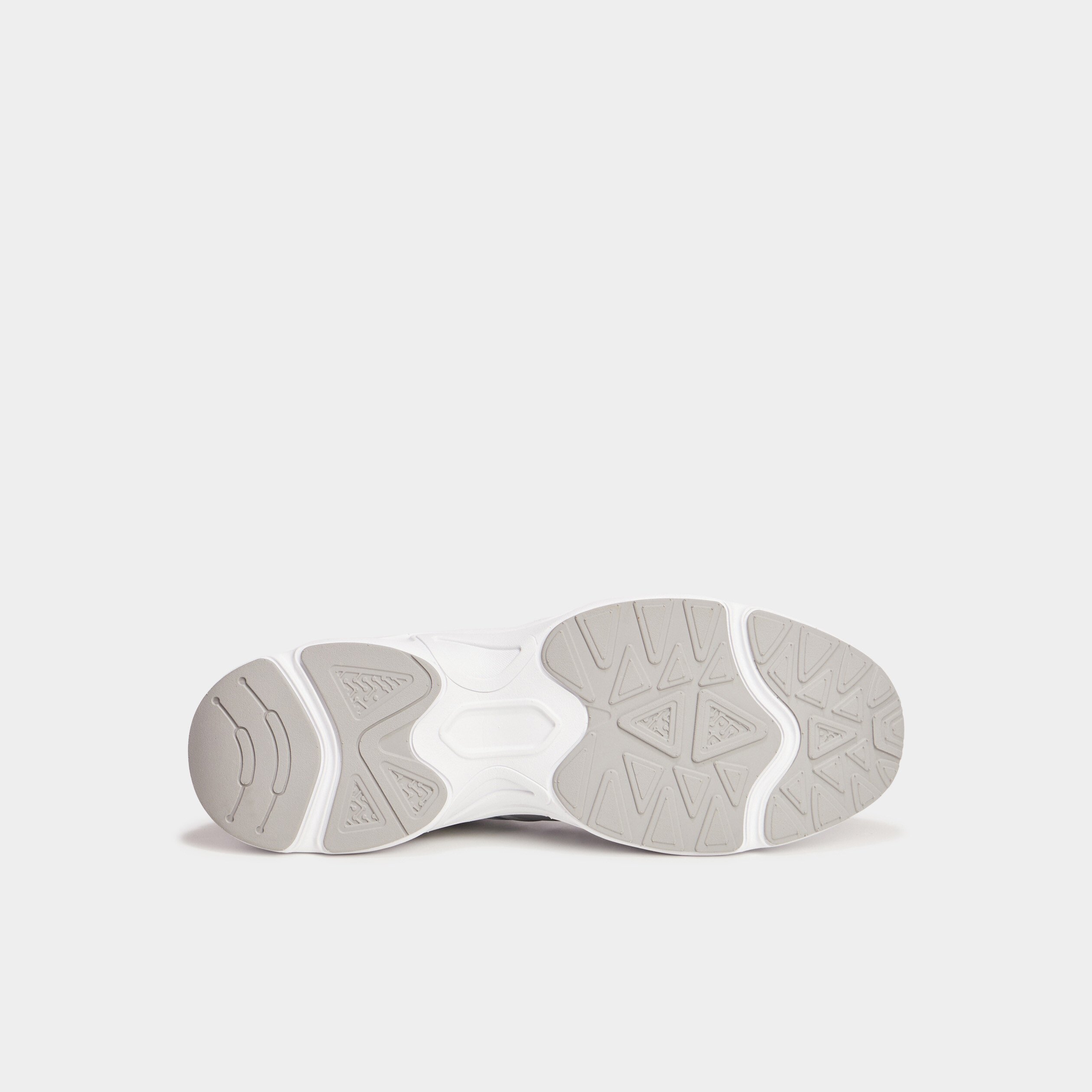 baskets running a lacets gris argent homme Baskets running à lacets gris argent homme