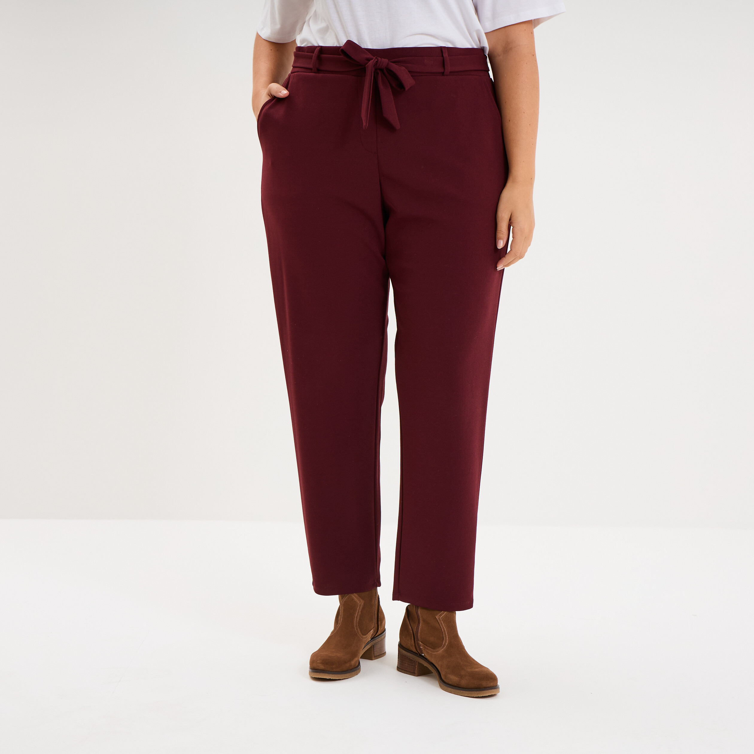Pantalon cigarette ceintur&eacute; effet cr&ecirc;pe violet fonc&eacute; femme grande taille