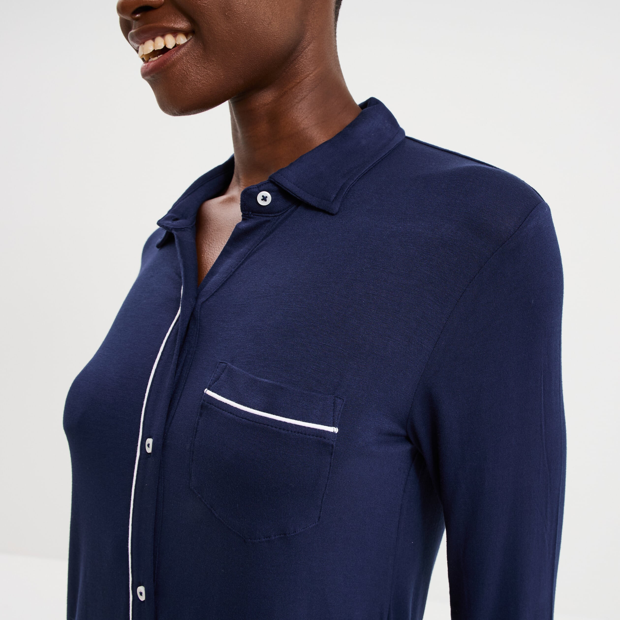 Chemise de nuit liquette boutonn&eacute;e bleu marine femme