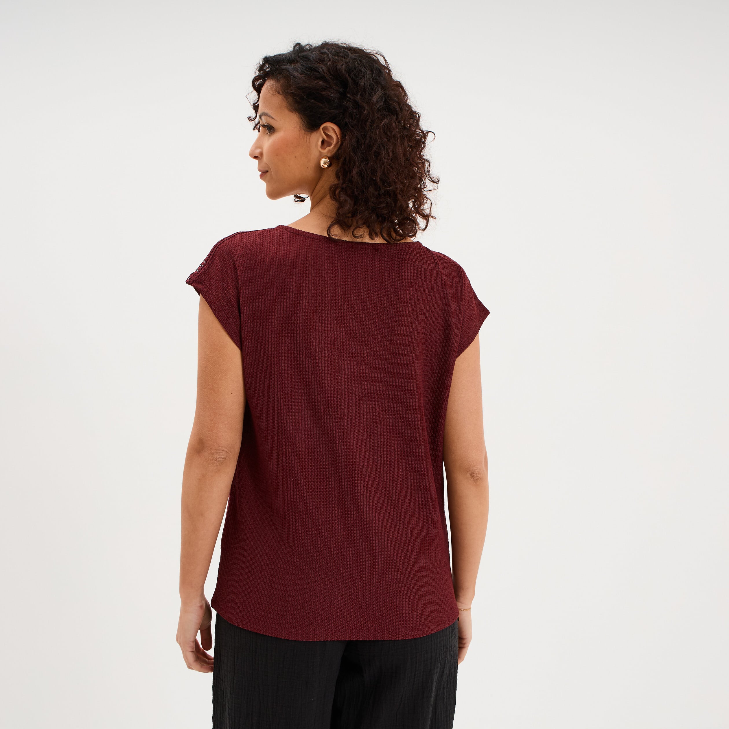 T-shirt col en V manches courtes bordeaux femme
