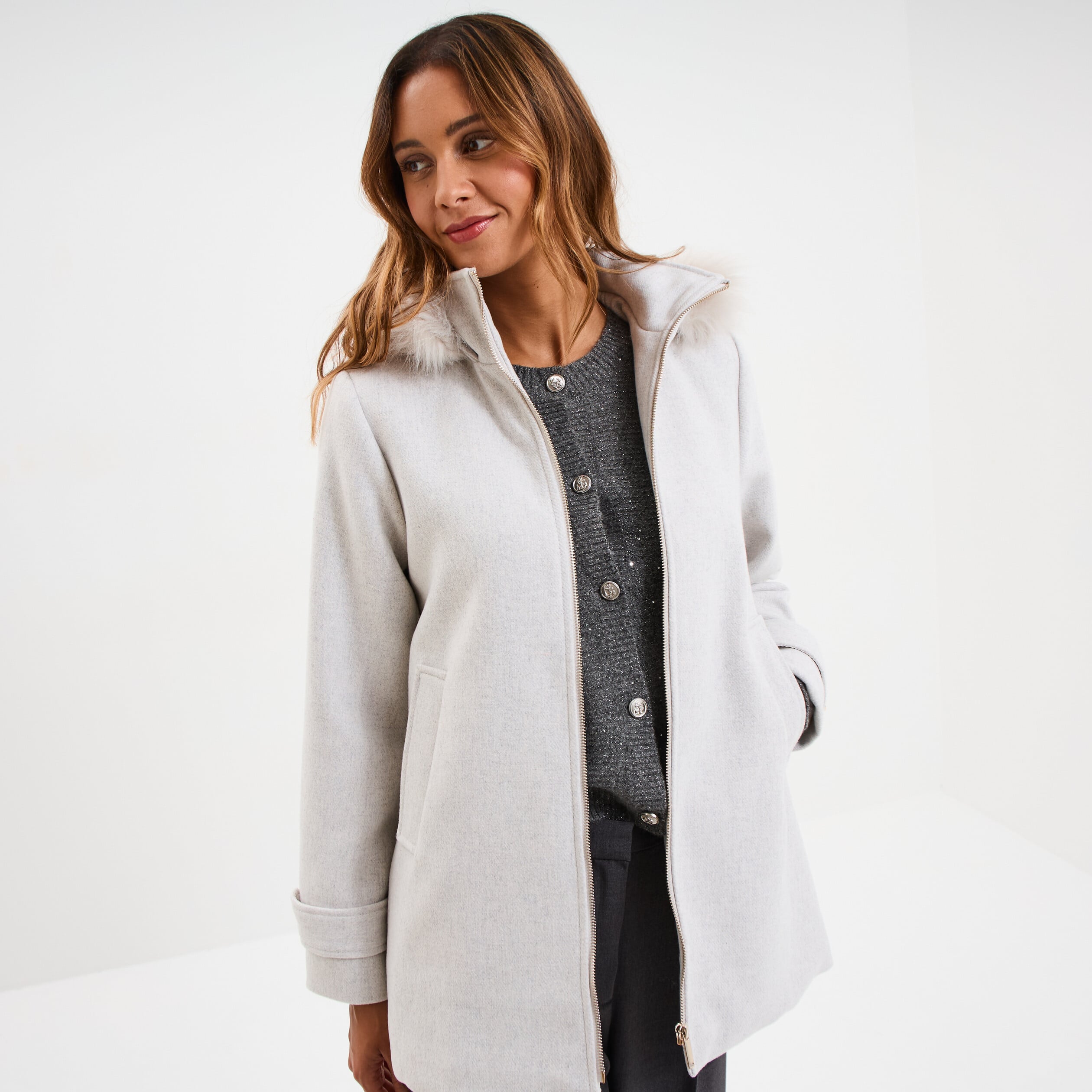 Manteau &agrave; capuche fausse fourrure gris clair femme