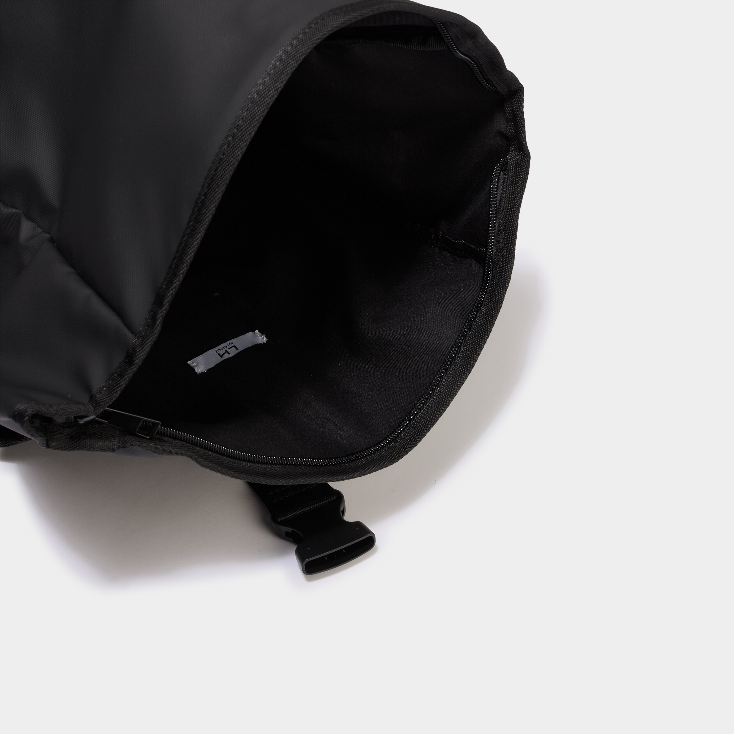 Sac &agrave; dos rectangulaire noir homme