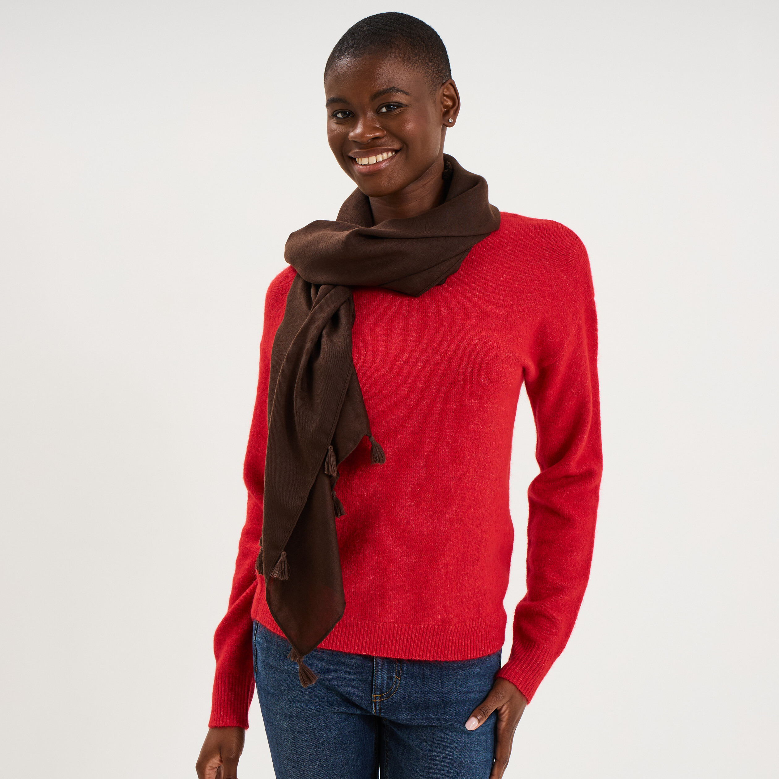 Foulard &agrave; pompons marron fonc&eacute; femme