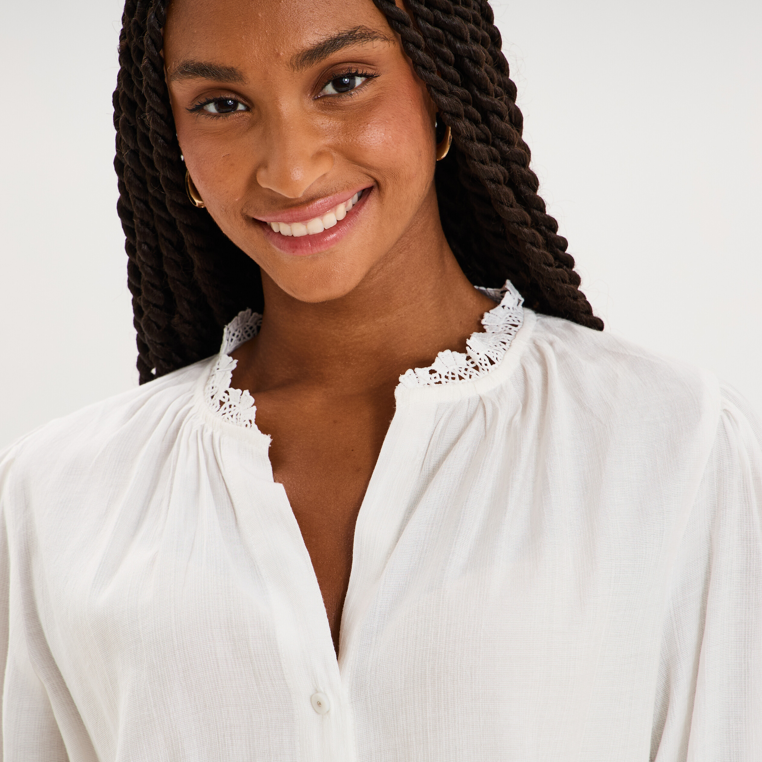 Blouse manches longues col dentelle blanc femme
