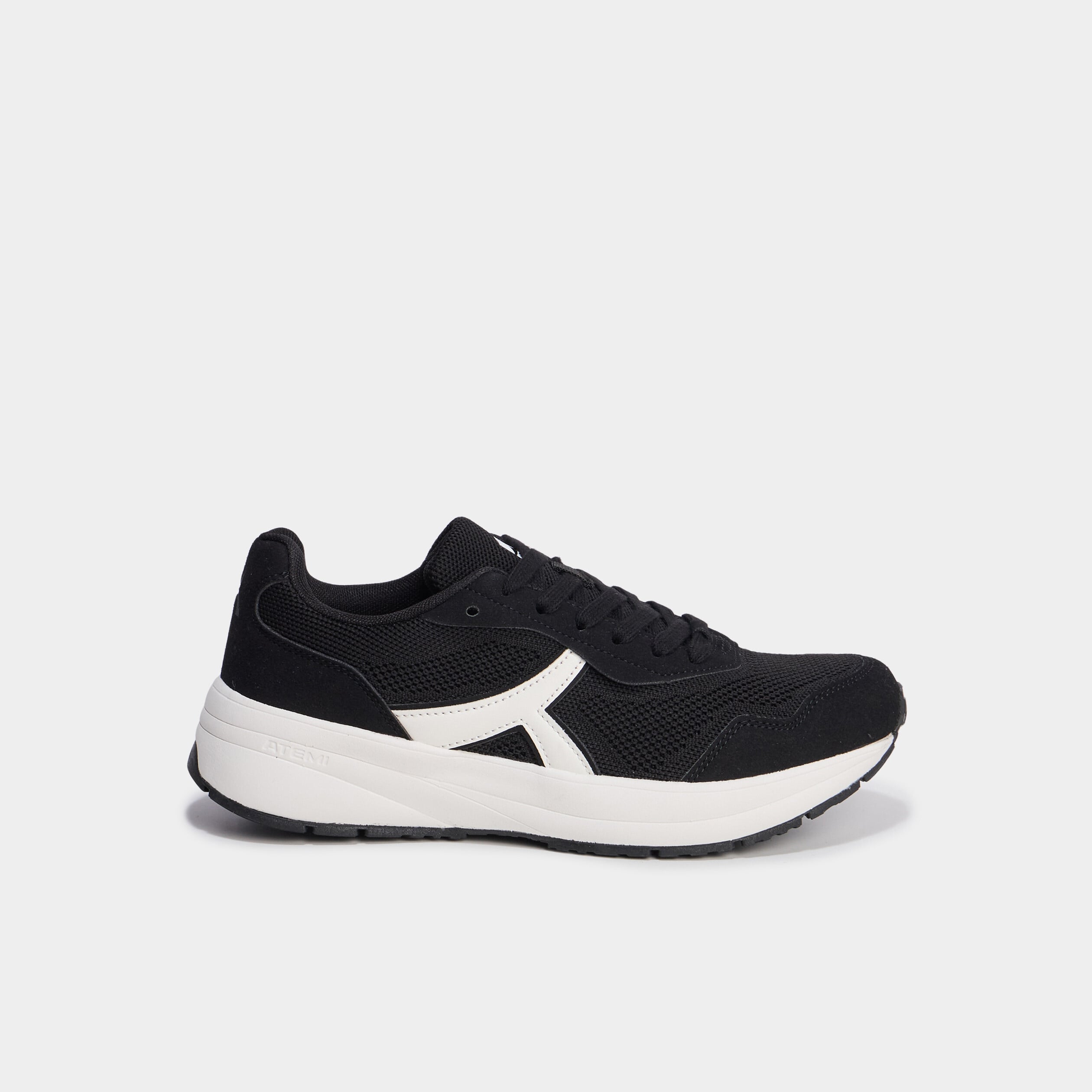 Baskets running &agrave; lacets noir femme