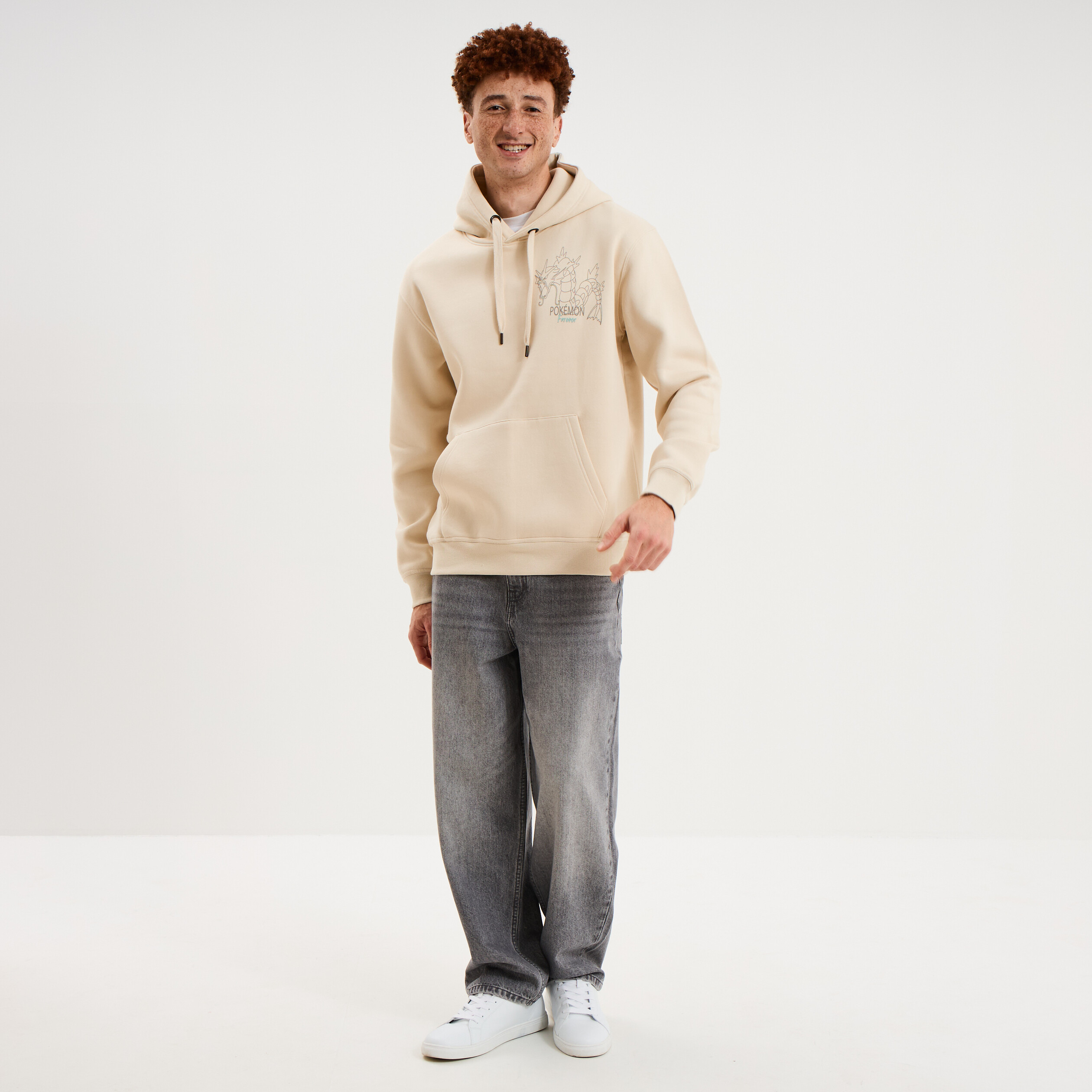 Sweat hoodie molleton Pok&eacute;mon ecru homme