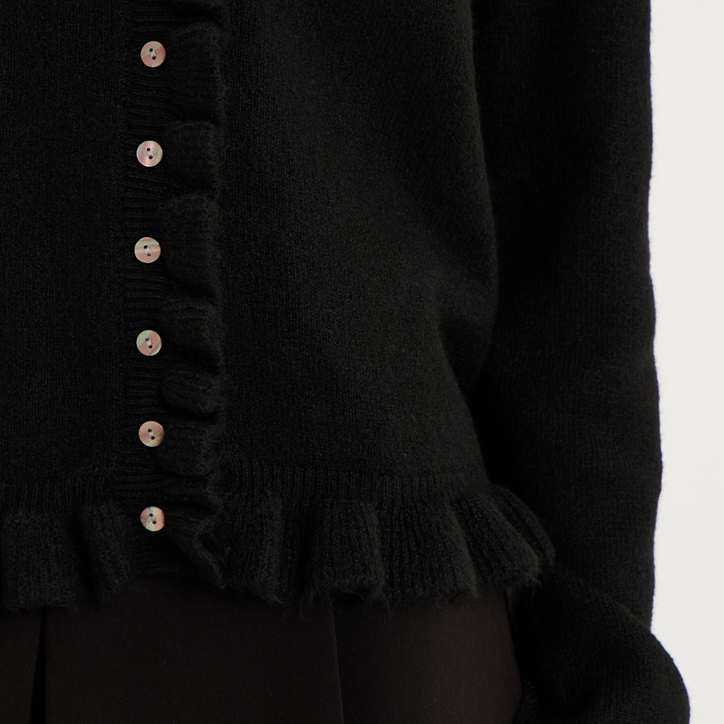 Gilet col rond &agrave; volants boutonn&eacute; noir femme