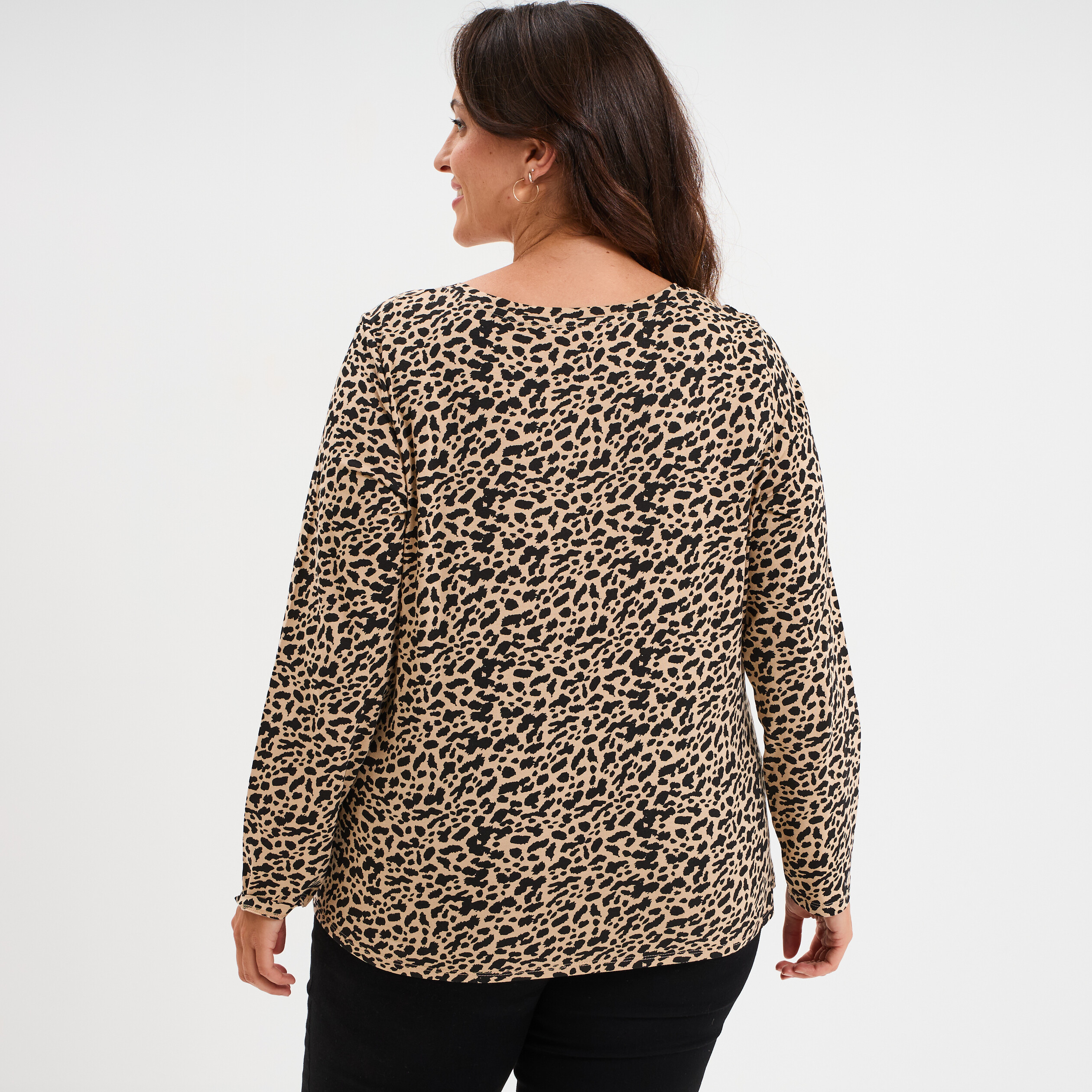 t shirt col en v manches longues coton beige femmegt T-shirt col en V manches longues coton beige femme grande taille
