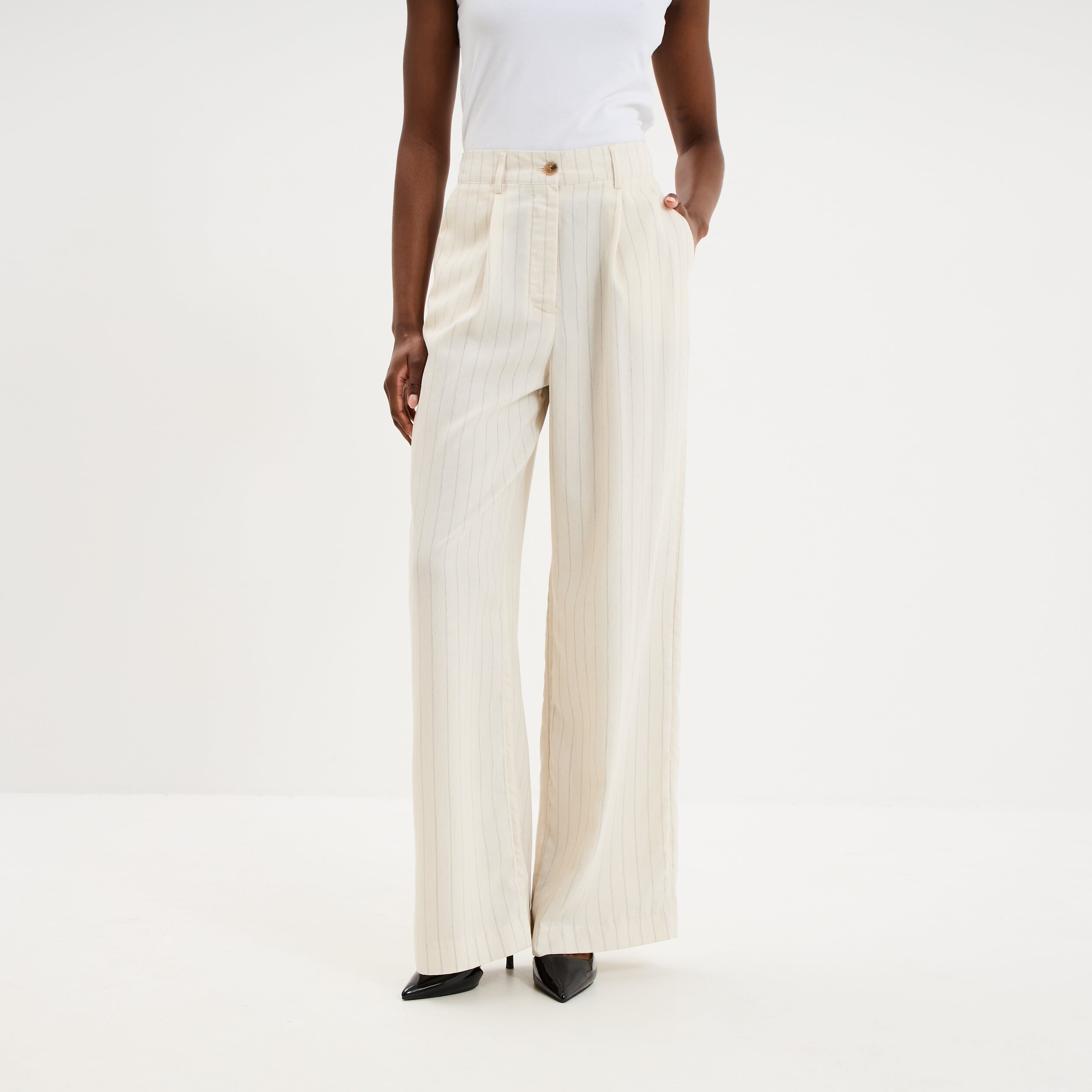 Pantalon large avec pinces ecru femme