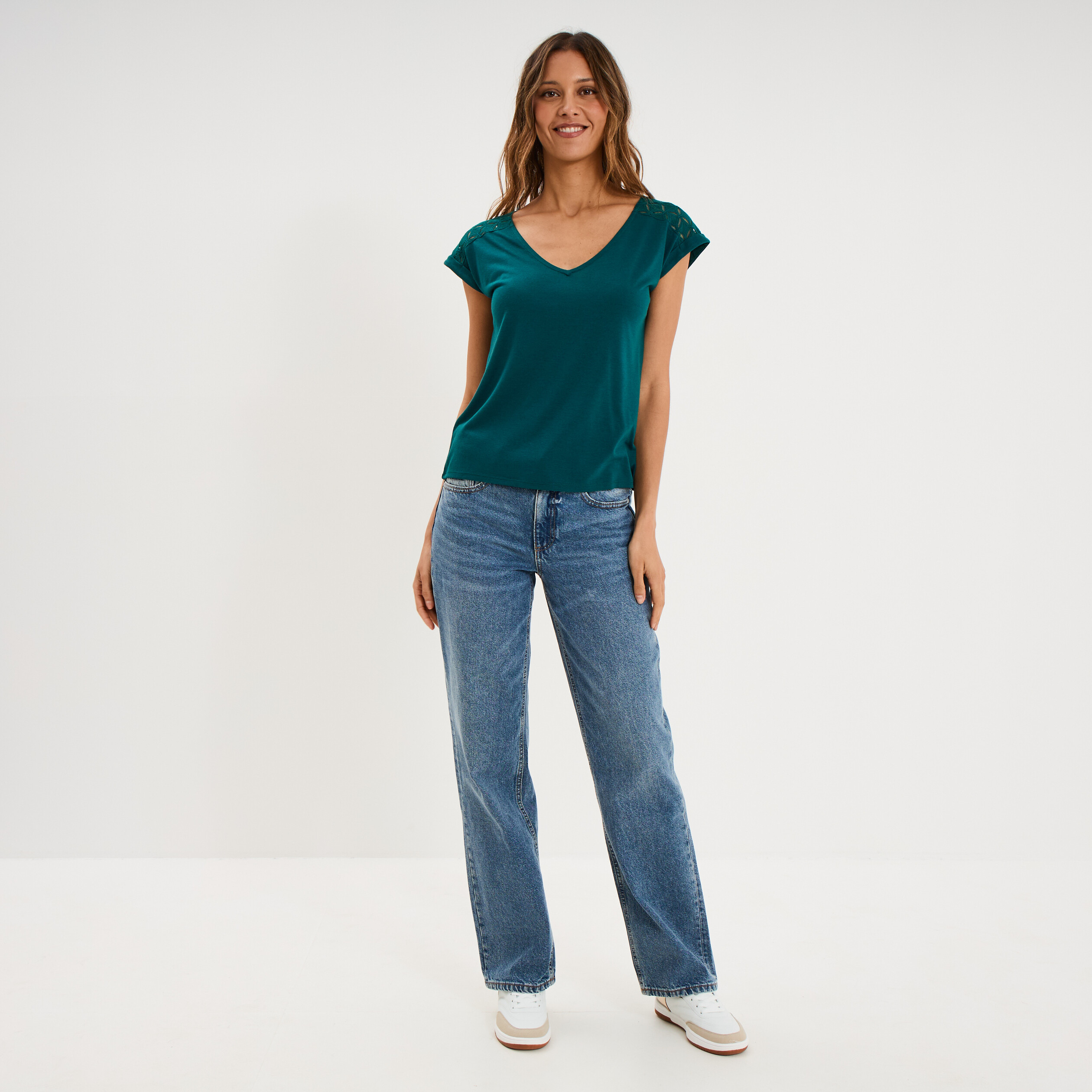 T-shirt col en V ajour&eacute; &eacute;paules et dos vert fonc&eacute; femme