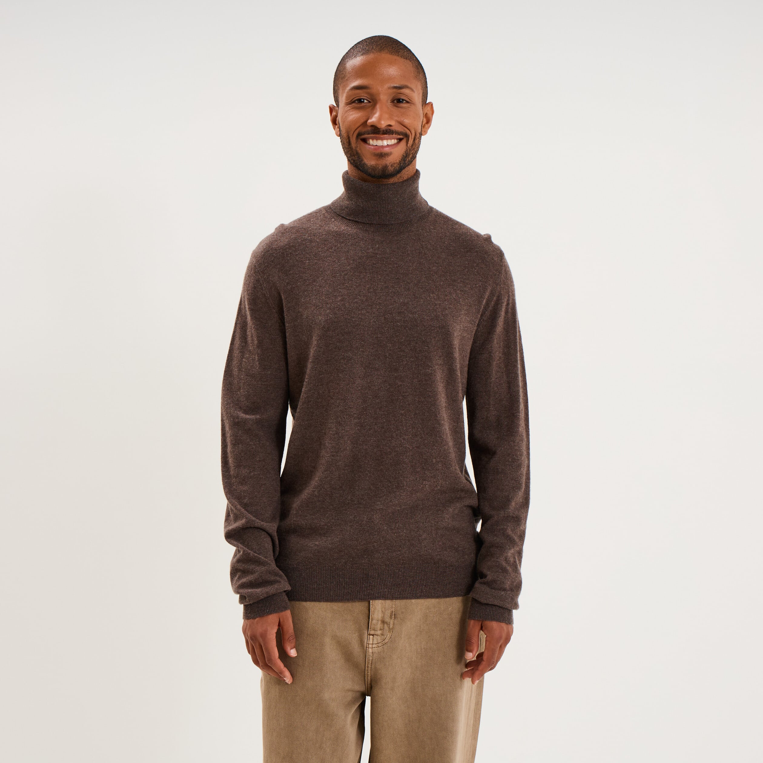 Pull col roul&eacute; manches longues marron chocolat homme