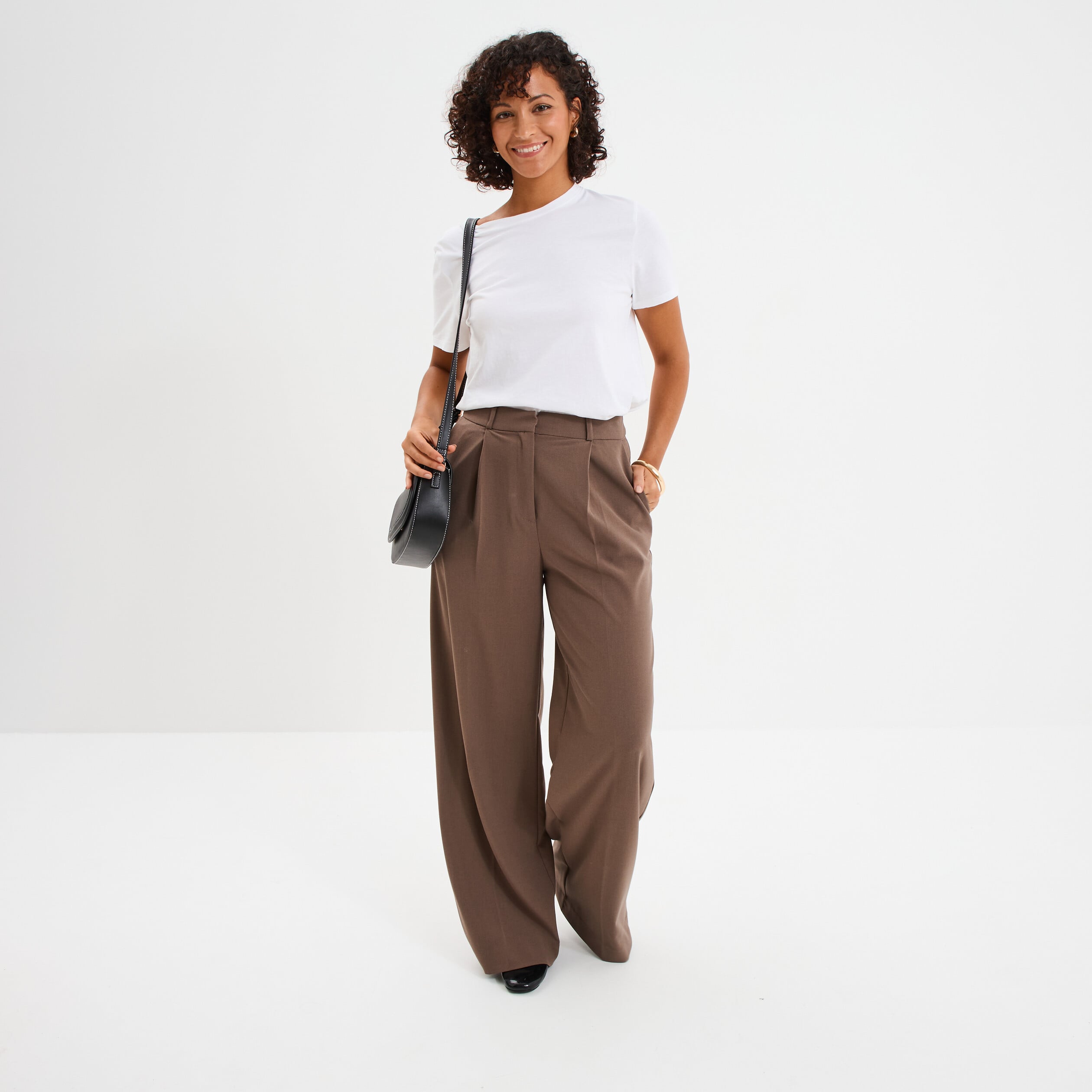 Pantalon large &agrave; pinces beige femme