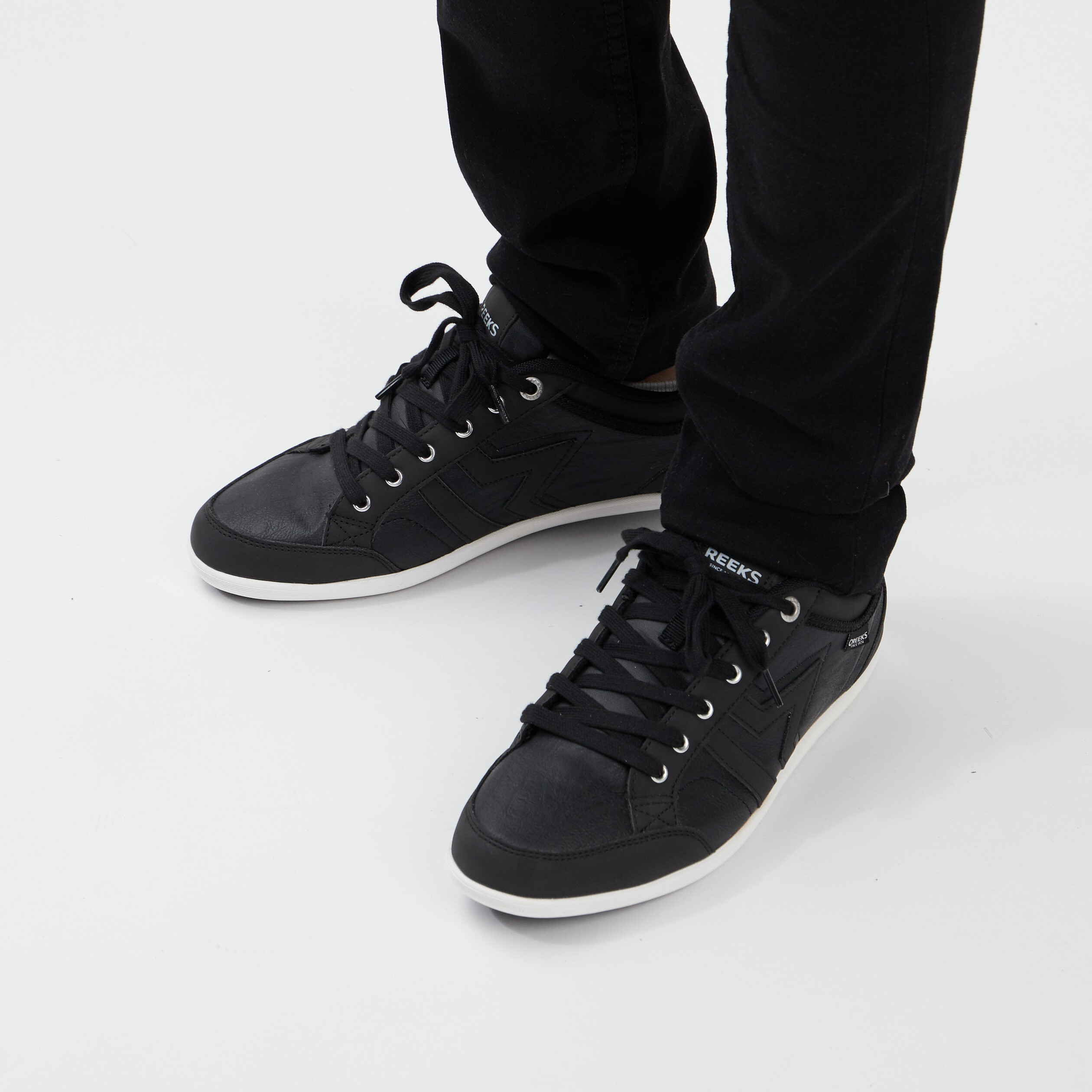 tennis basses a lacets noir homme Tennis basses à lacets noir homme