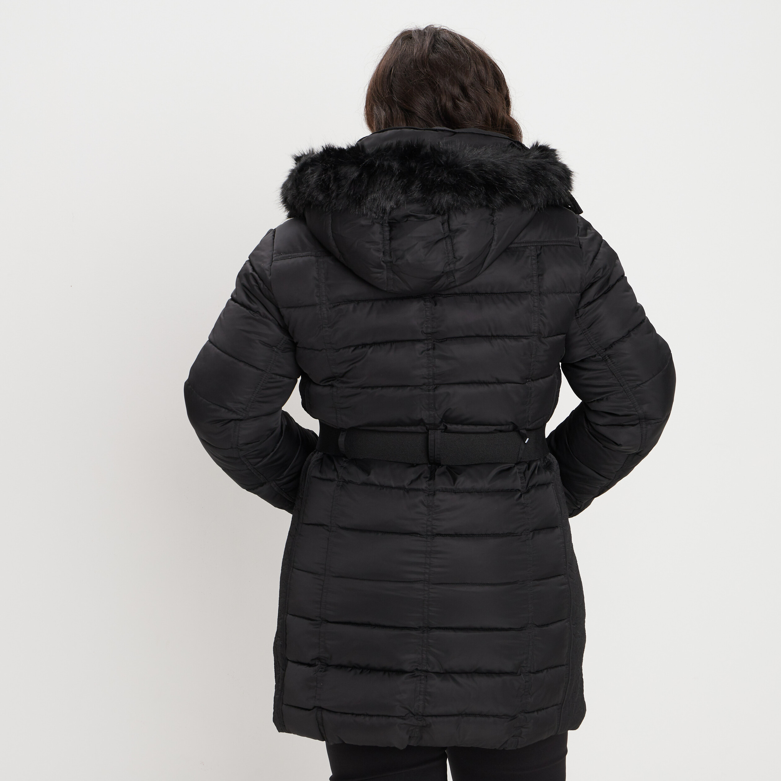 doudoune longue deperlante a capuche noir femmegt Doudoune longue déperlante à capuche noir femme grande taille