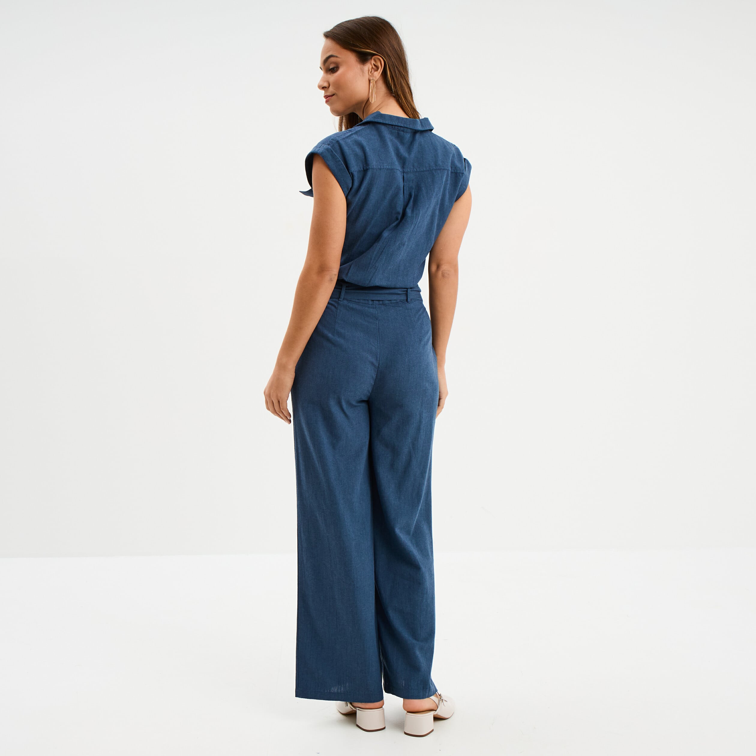 Combinaison pantalon ceintur&eacute;e bleu fonc&eacute; femme