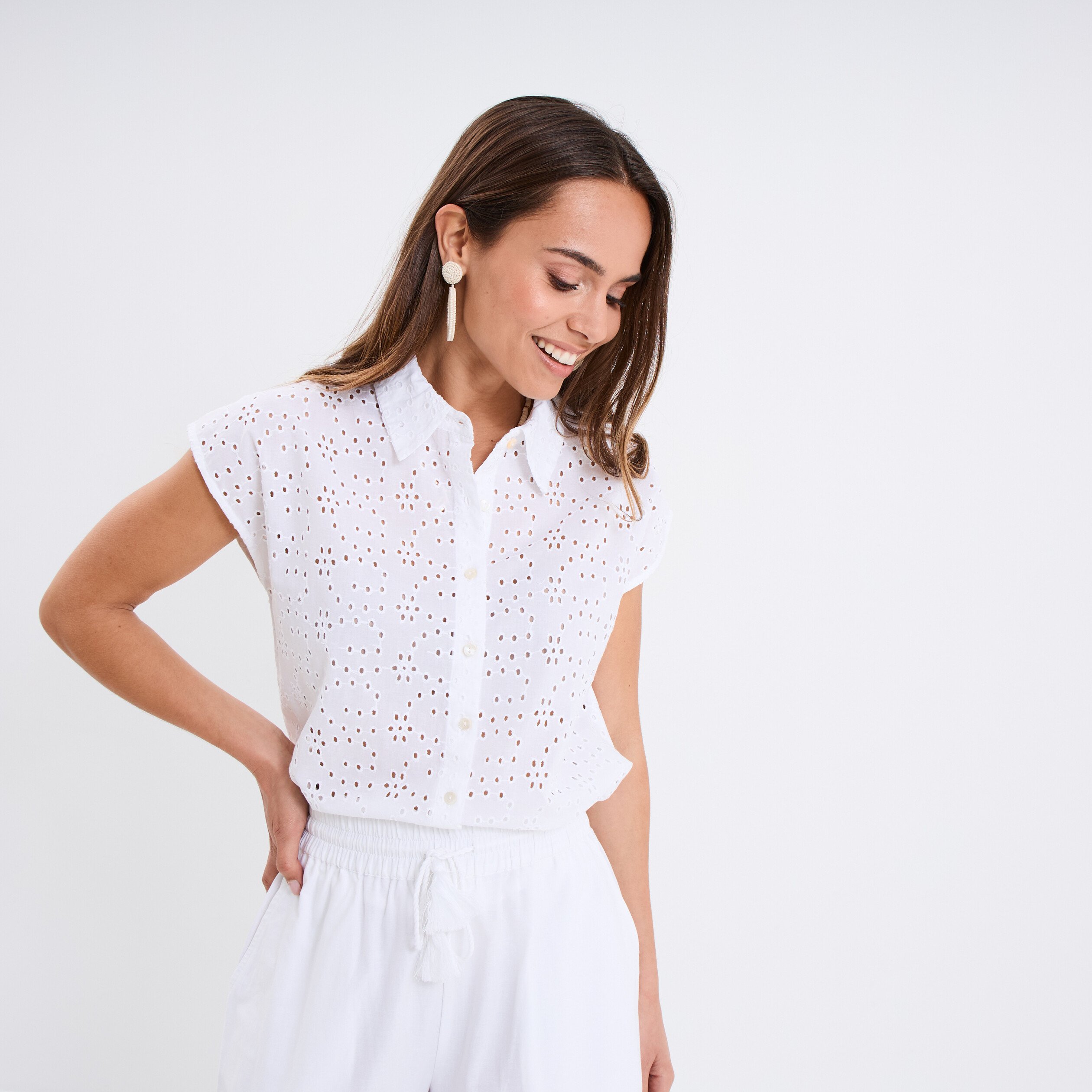 chemise broderie anglaise sans manches blanc femme Chemise broderie anglaise sans manches blanc femme